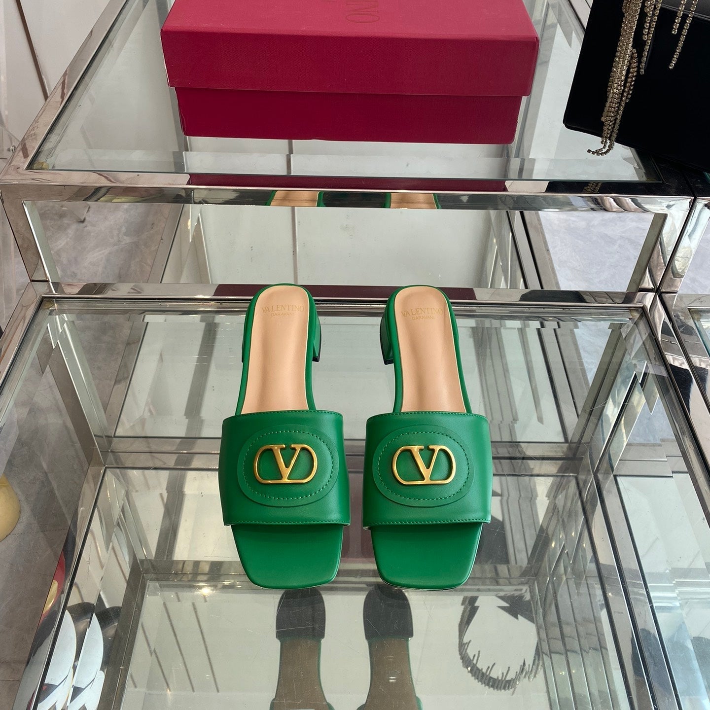 VLTN HIGH HEEL 25S 30 MM IN GREEN LAMBSKIN WITH GOLD HARDWARE