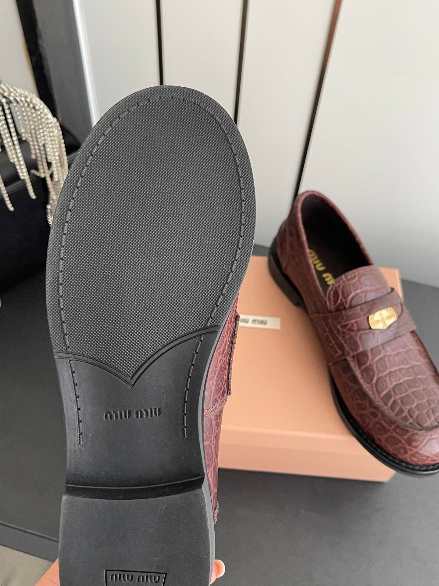 MIUMIU 26S PENNY LOAFERS IN DARK MAHOGANY BROWN CALFSKIN CROCODILE EMBOSSING