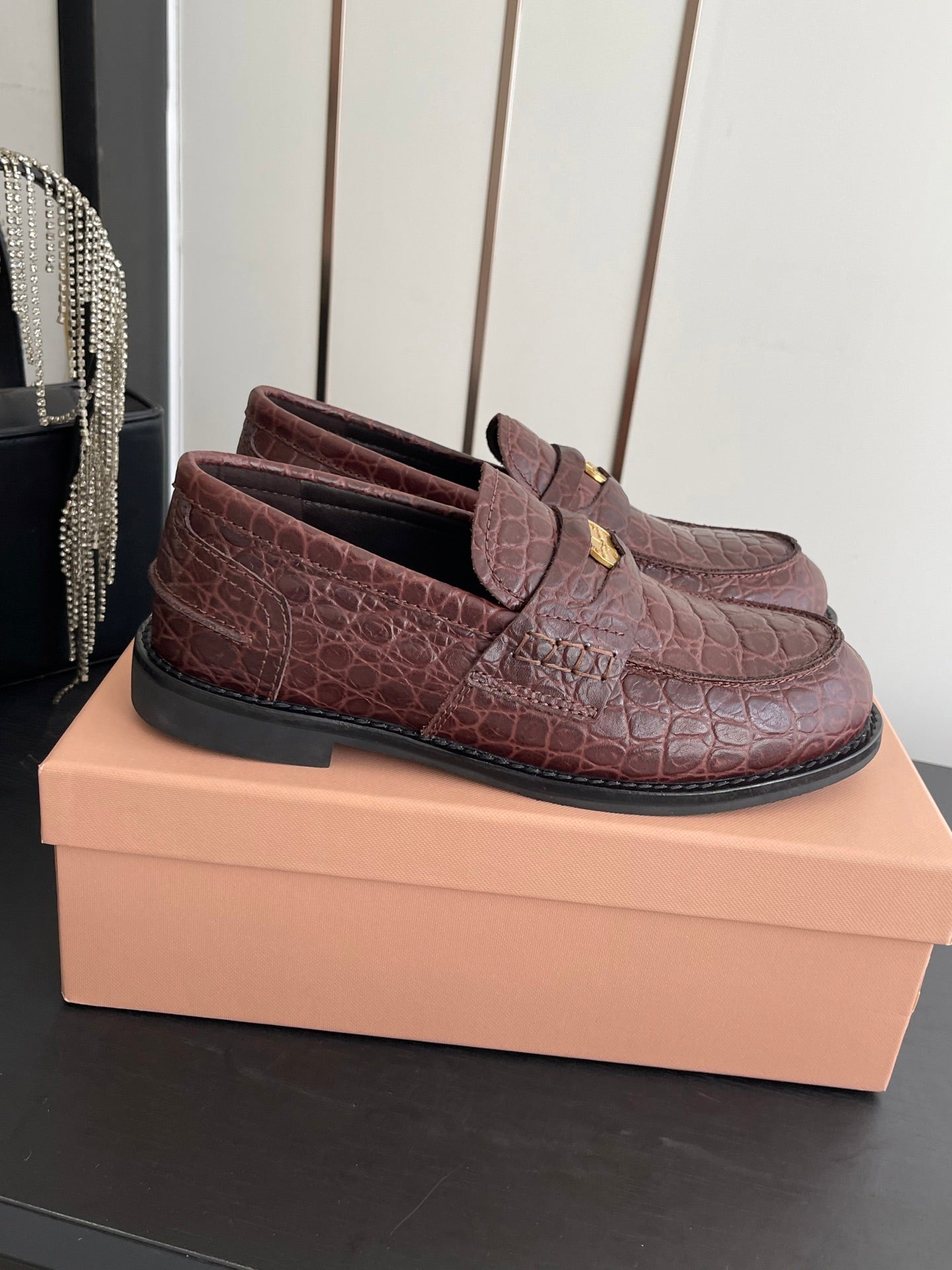MIUMIU 26S PENNY LOAFERS IN DARK MAHOGANY BROWN CALFSKIN CROCODILE EMBOSSING