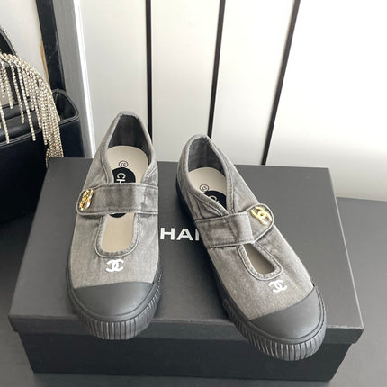 CHANEL 26S MARY JANE SNEAKERS IN GREY CANVAS WITH GOLD-TONE METAL CC LOGO