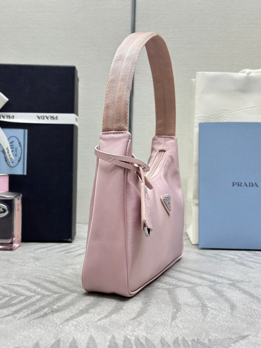 PRADA 26S HOBO HANDBAG 23 IN LIGHT PINK NYLON