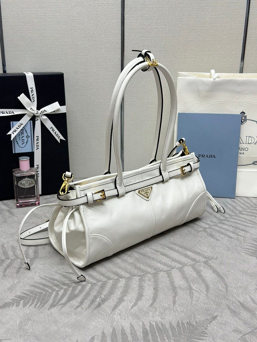 PRADA BONNIE MEDIUM HANDBAG 32 IN CREAM GLOSSY CALFSKIN