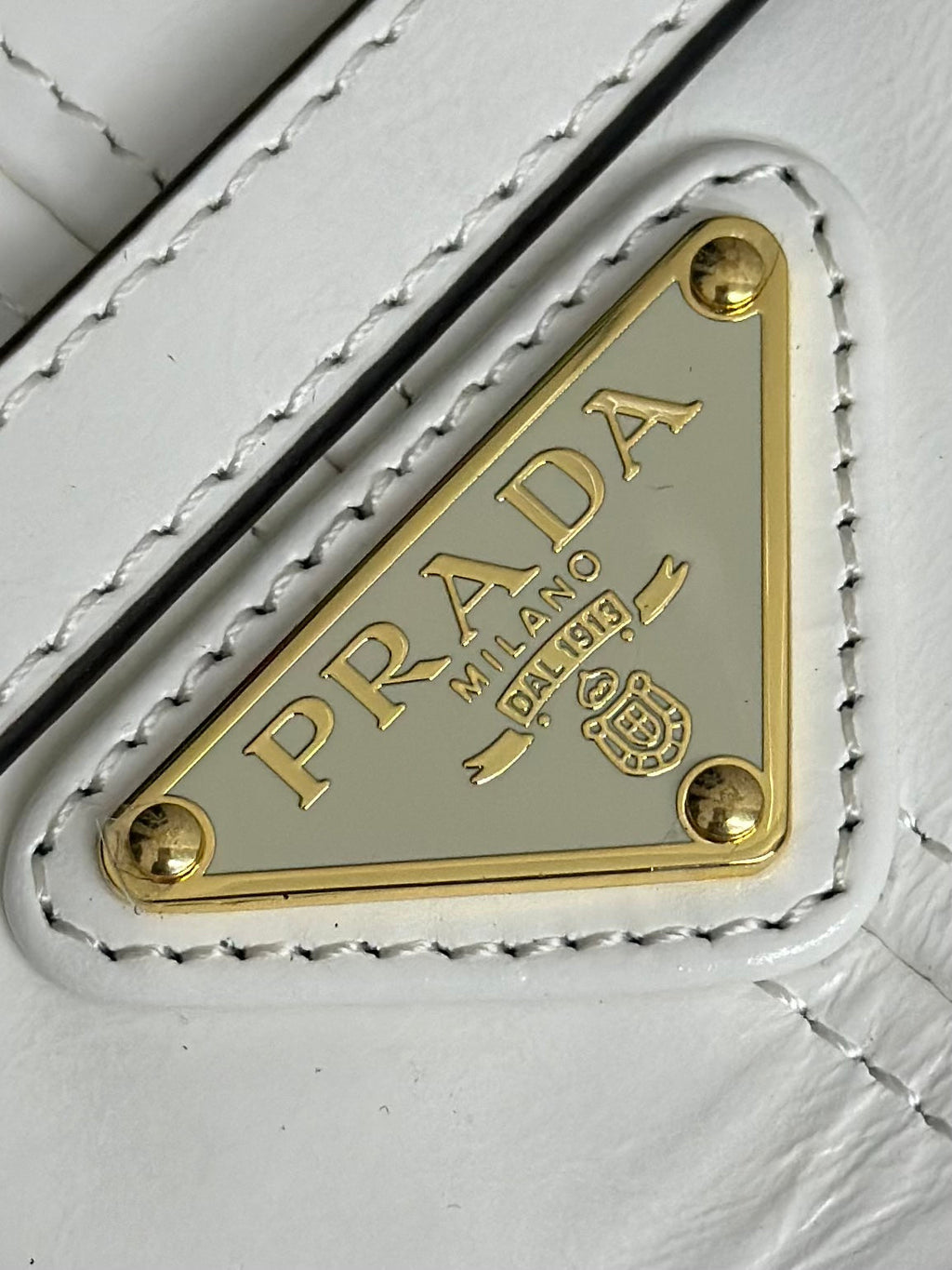 PRADA BONNIE MEDIUM HANDBAG 32 IN CREAM GLOSSY CALFSKIN