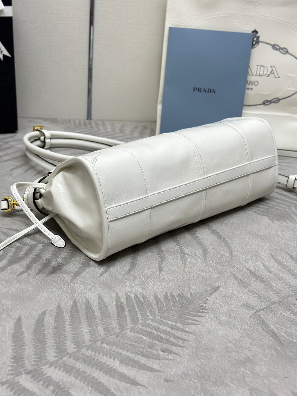 PRADA BONNIE MEDIUM HANDBAG 32 IN CREAM GLOSSY CALFSKIN
