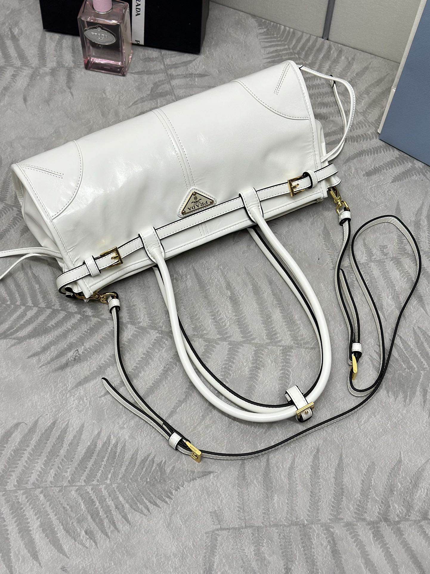 PRADA BONNIE MEDIUM HANDBAG 32 IN CREAM GLOSSY CALFSKIN