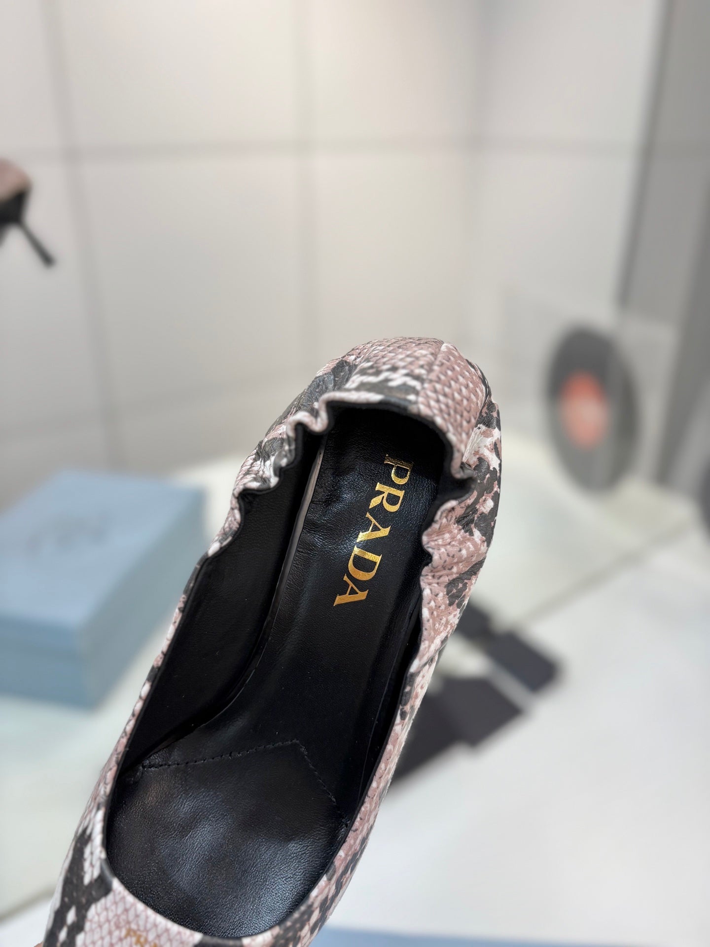 PRADA 26S PUMPS 55MM IN PINK SNAKE PRINT CALFSKIN