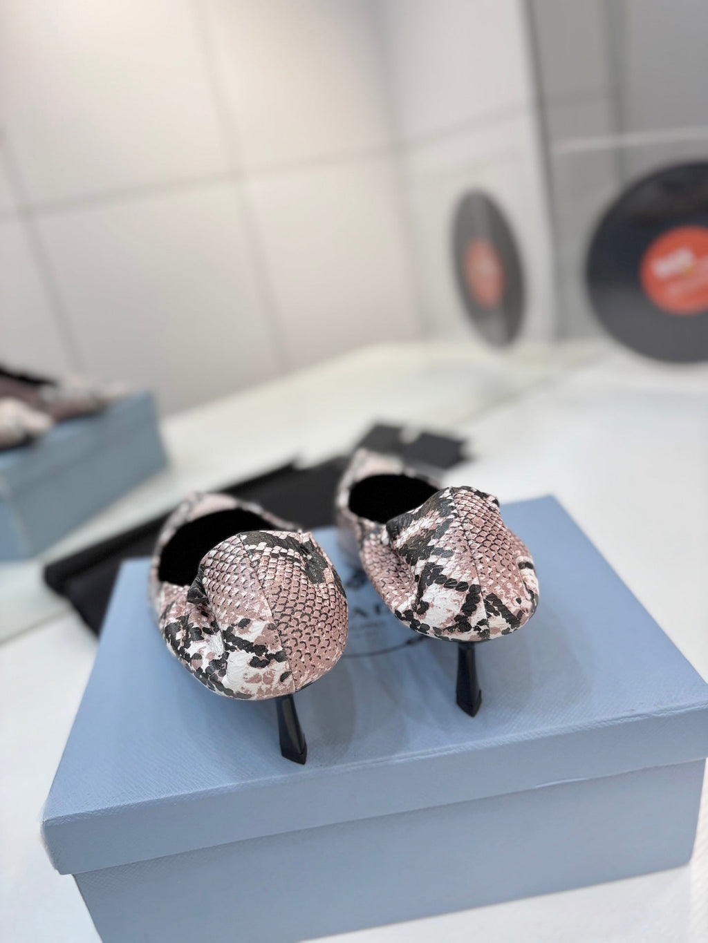 PRADA 26S PUMPS 55MM IN PINK SNAKE PRINT CALFSKIN