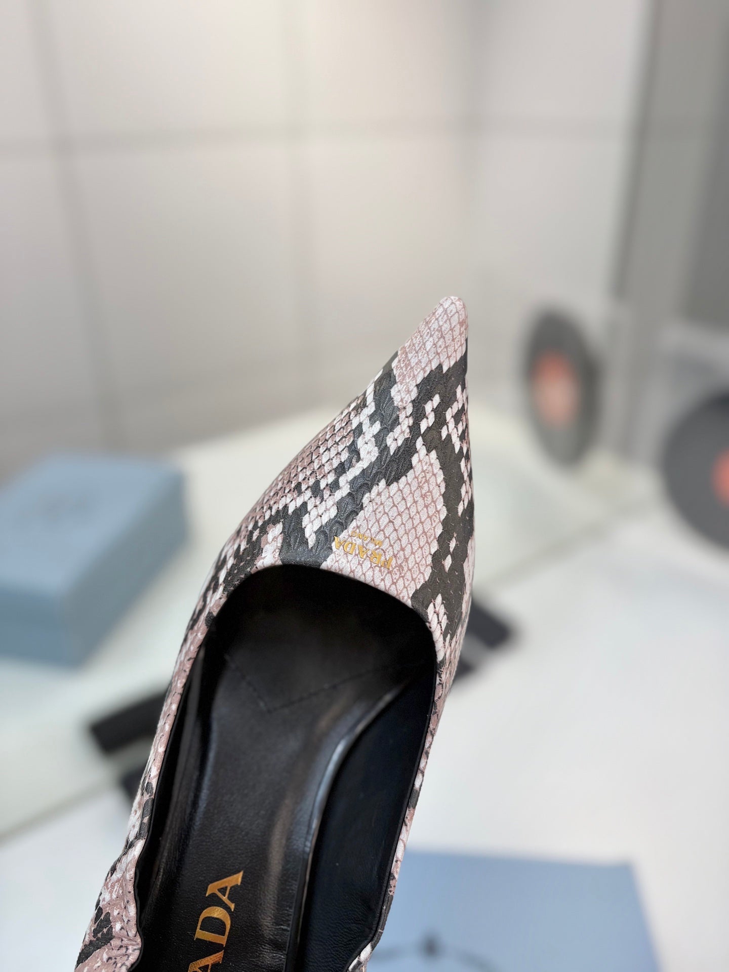 PRADA 26S PUMPS 55MM IN PINK SNAKE PRINT CALFSKIN