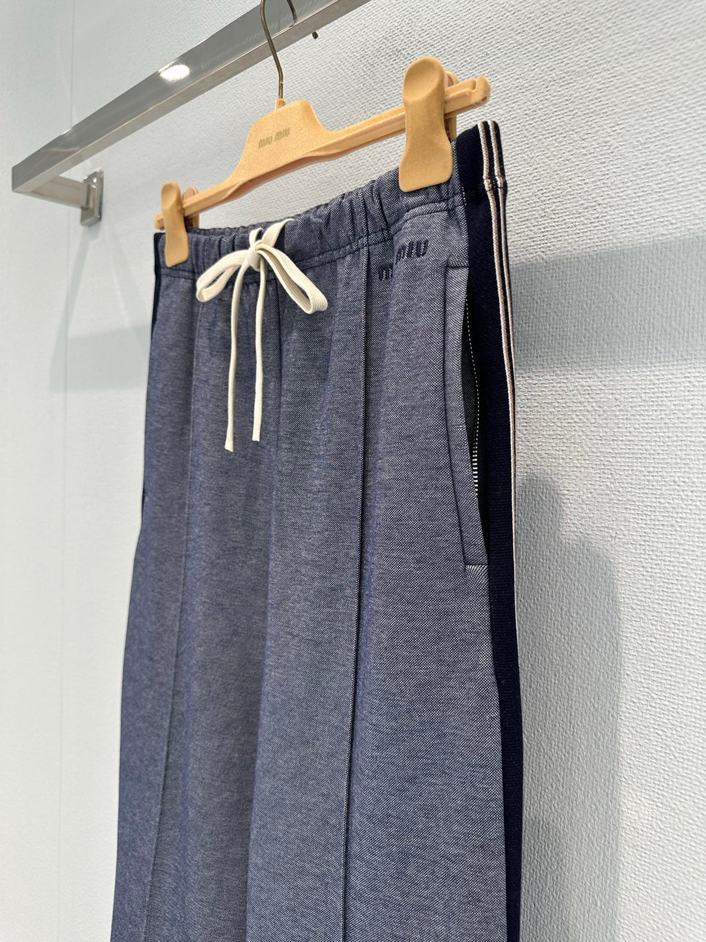 MIUMIU STRAIGHT-LEG PANTS STYLE 556