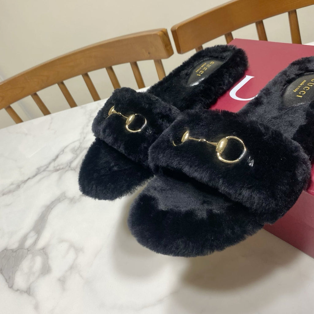 GUCCI 26S HORSEBIT MULES IN BLACK SHEARLING