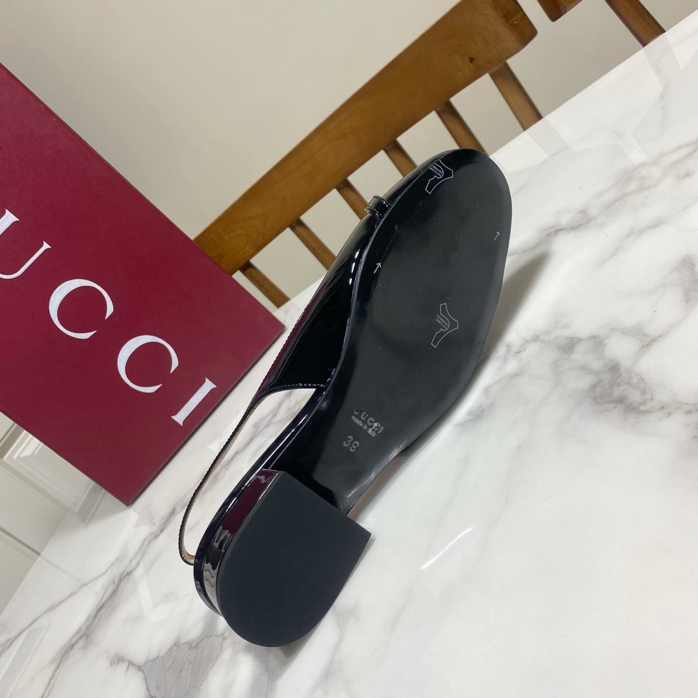 GUCCI 26S SLINGBACK FLATS IN BLACK CALFSKIN