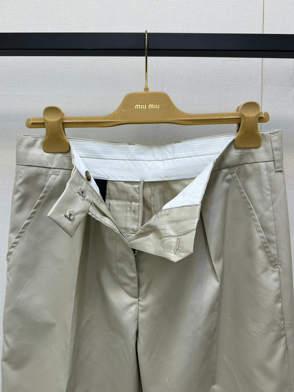 MIUMIU HIGH-WAISTED WIDE-LEG PANTS STYLE 52