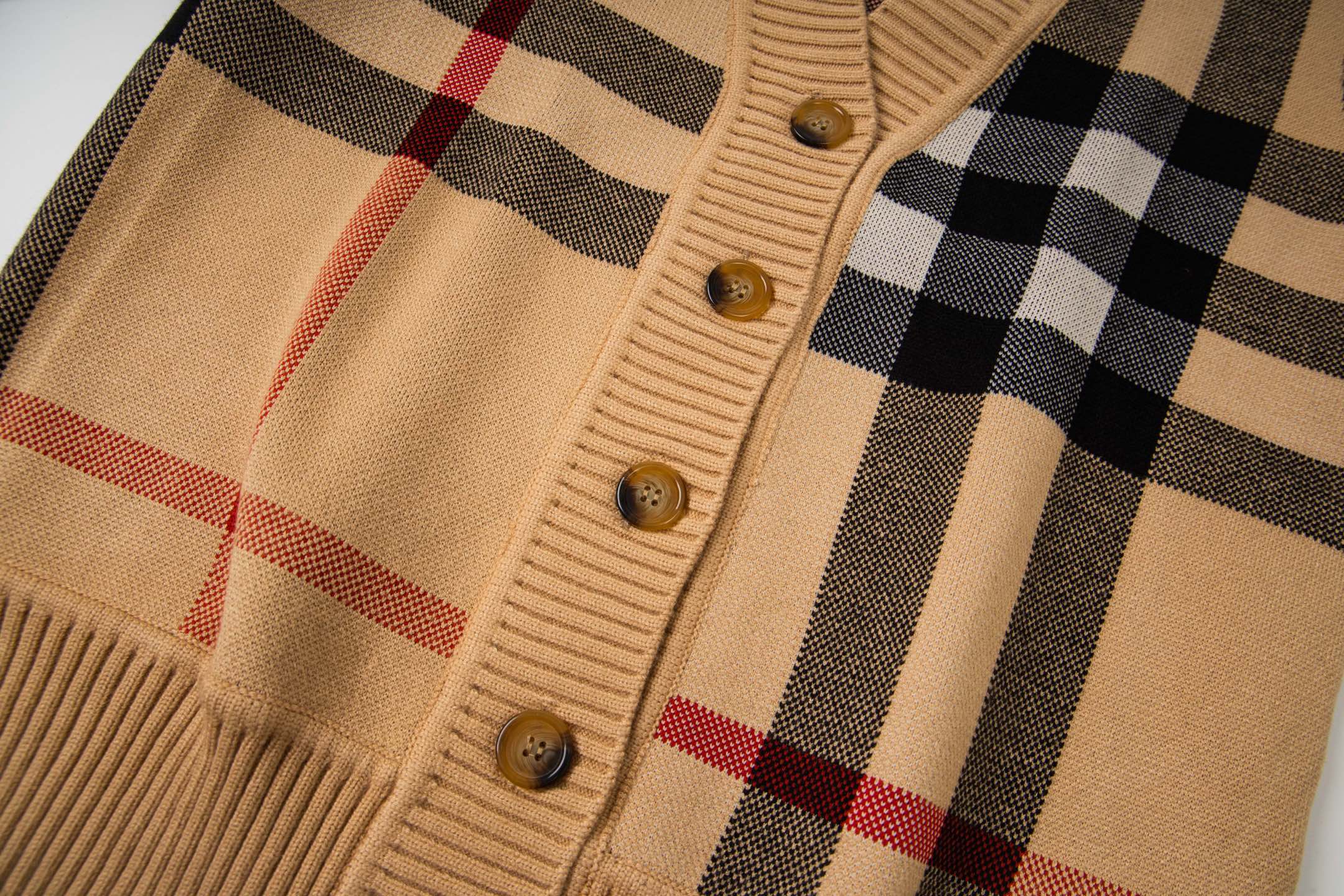 BURBERRY 26S CARDIGAN 370