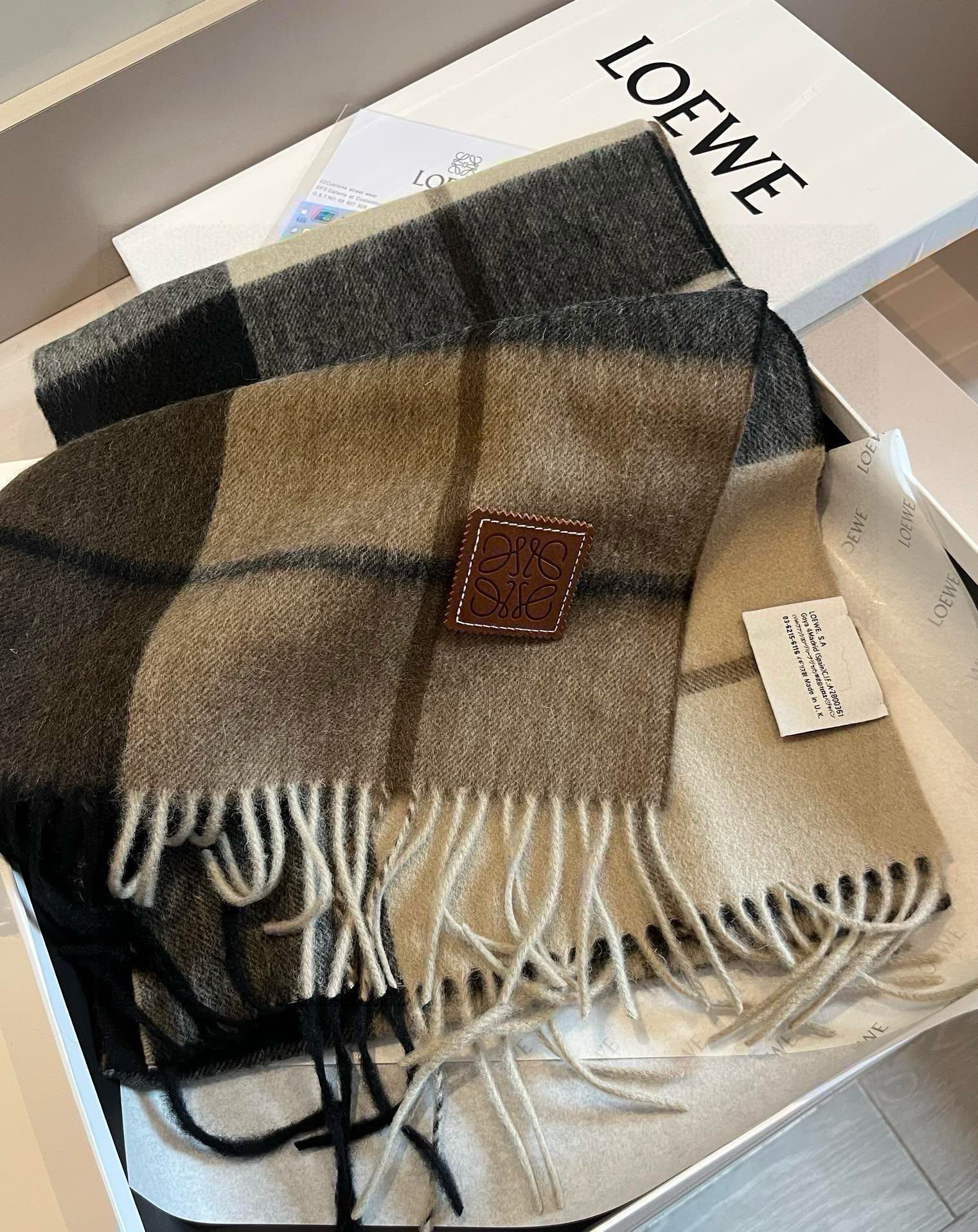 LOEWE 26S SCARF 180 IN CASHMERE 481050