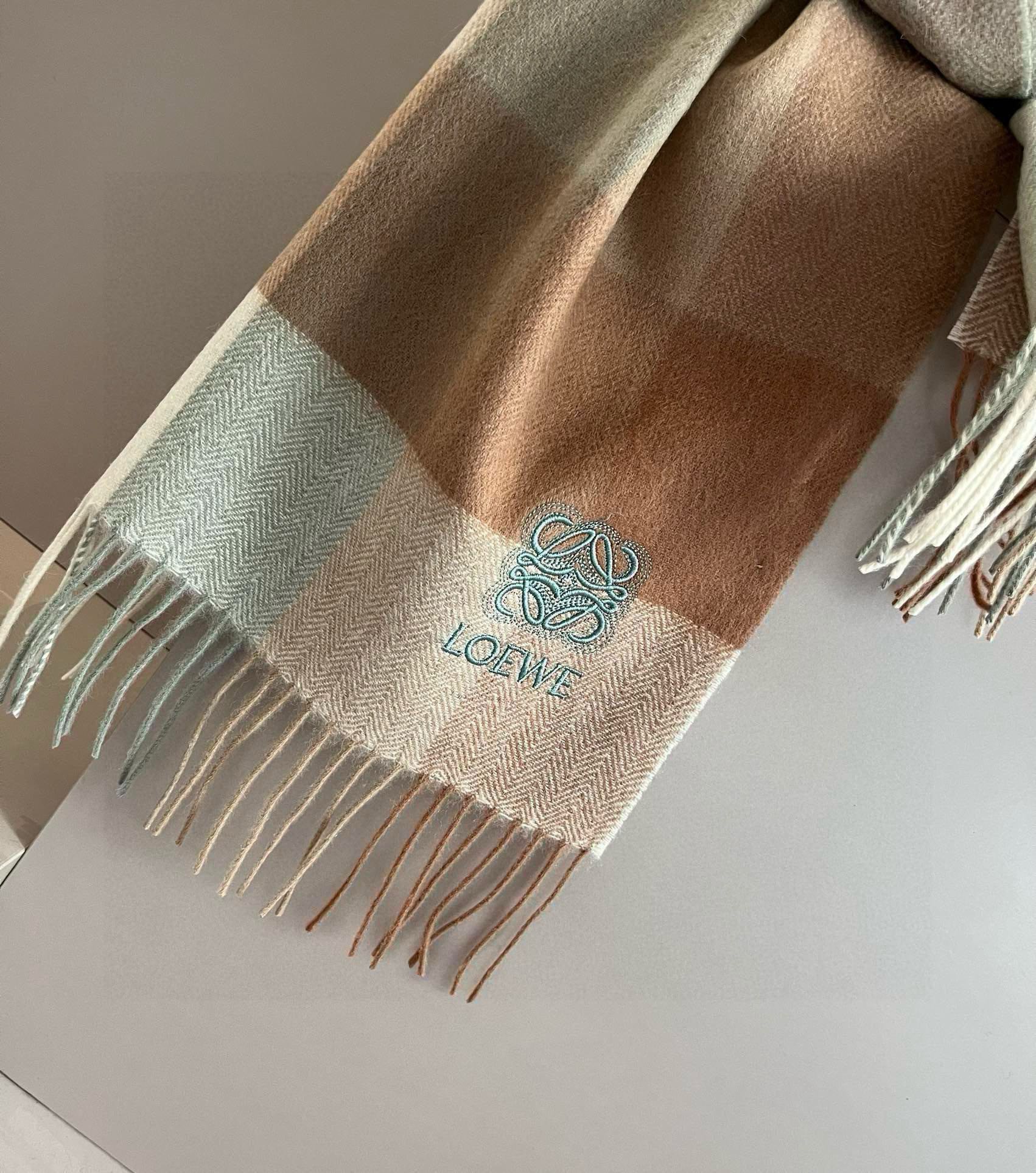 LOEWE 26S SCARF 180 IN CASHMERE 481062