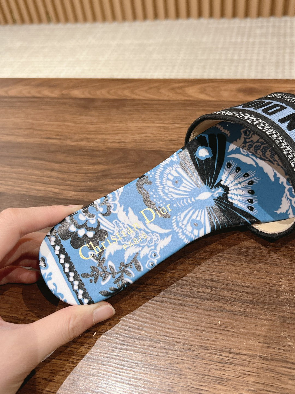 DIOR 26S SLIDE SANDALS IN BLUE FLORAL PRINT LOGO STRAP