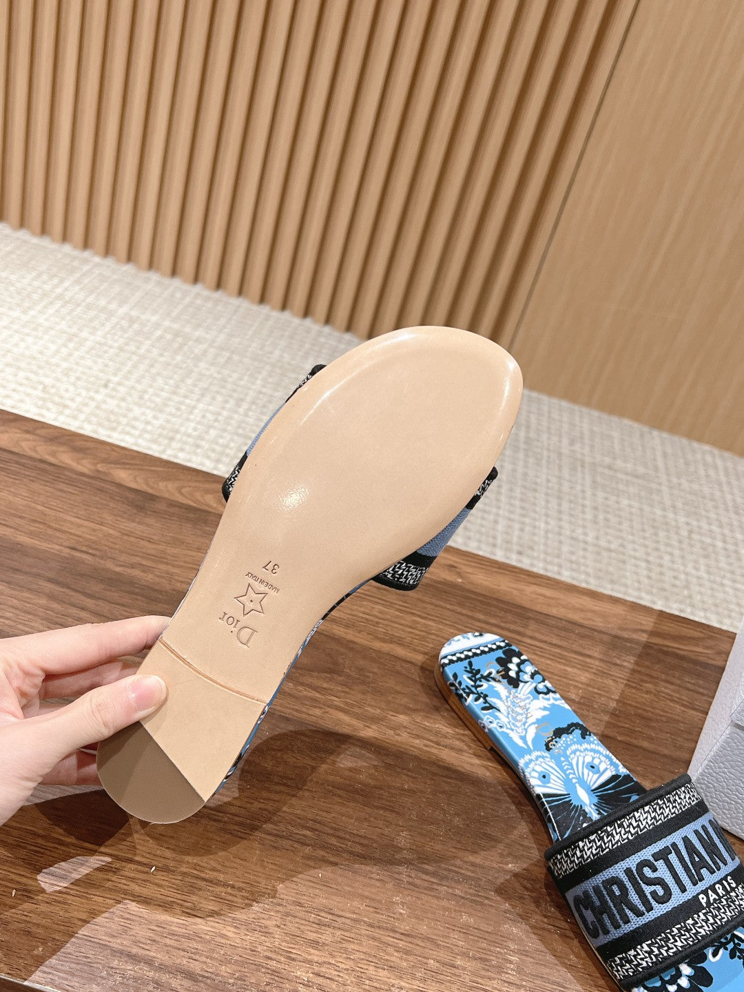 DIOR 26S SLIDE SANDALS IN BLUE FLORAL PRINT LOGO STRAP