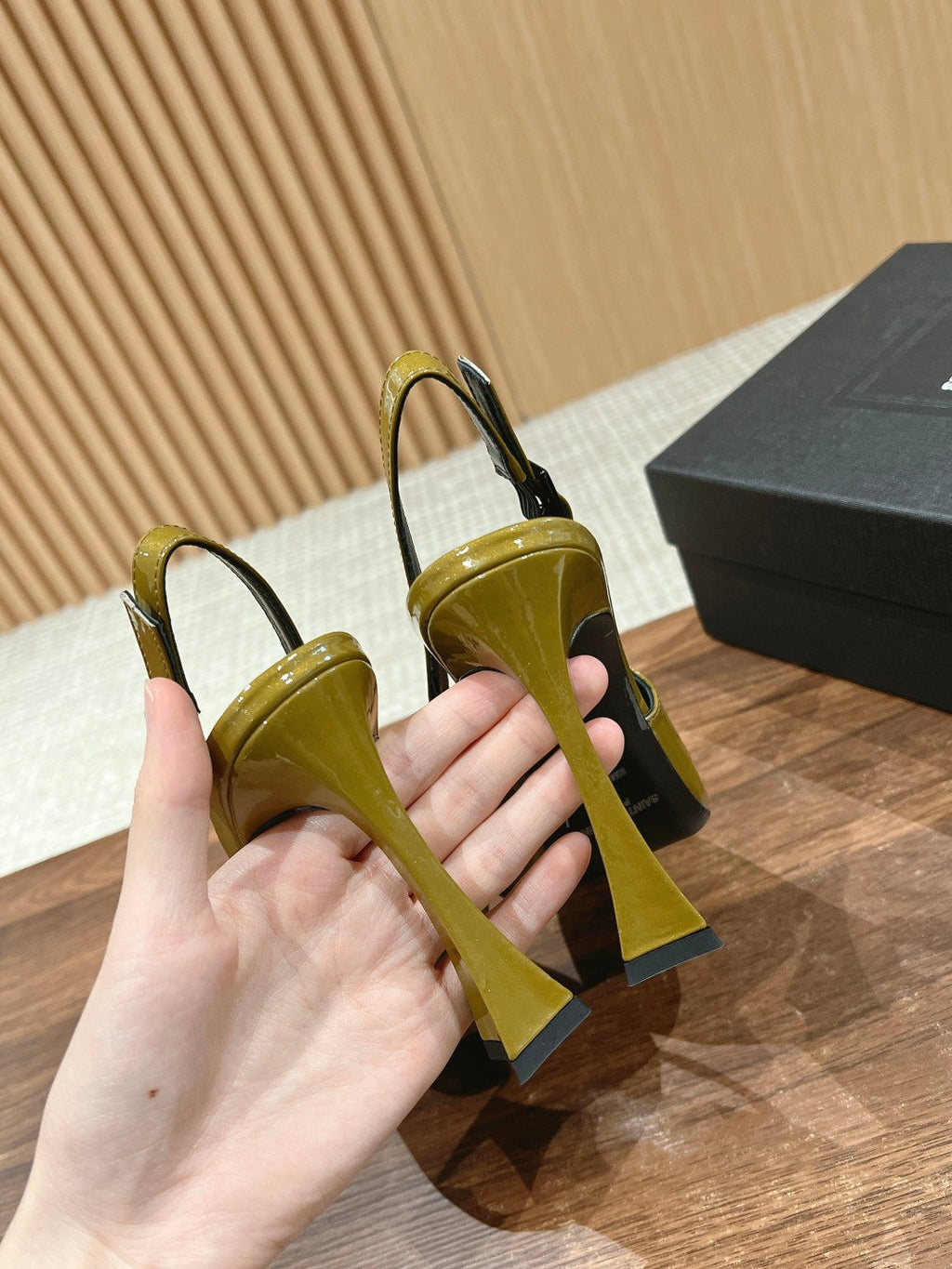 SL DUNE SLINGBACK PUMPS MUSTARD POLISHED CALFSKIN