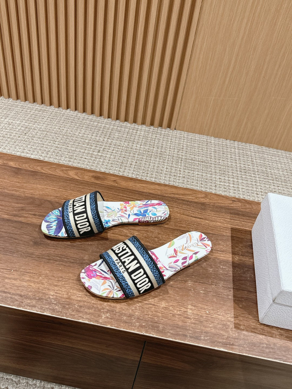 DIOR 26S SLIDE SANDALS IN MULTICOLOR BUTTERFLY PRINT LOGO STRAP
