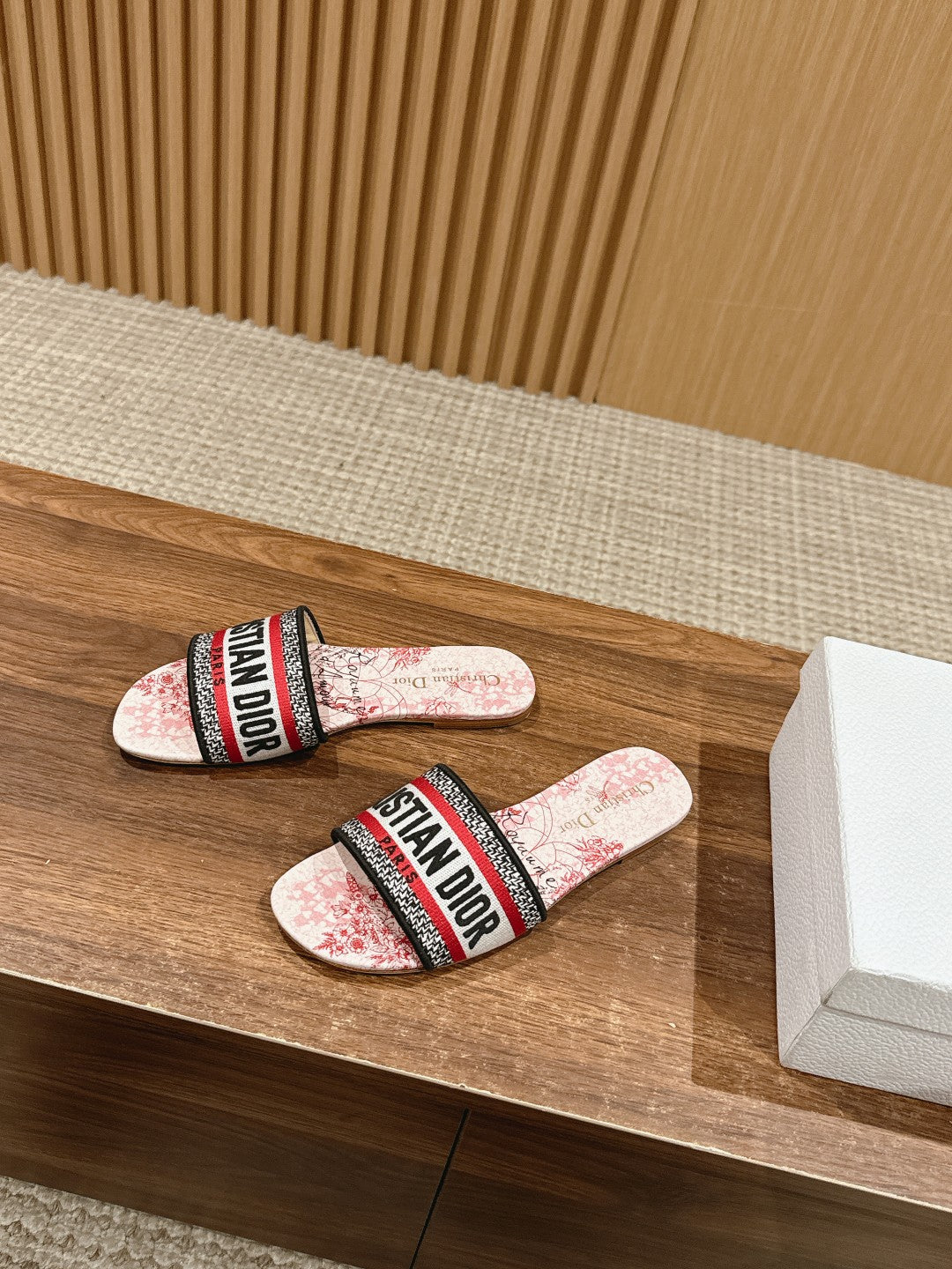 DIOR 26S SLIDE SANDALS IN RED TOILE PRINT LOGO STRAP