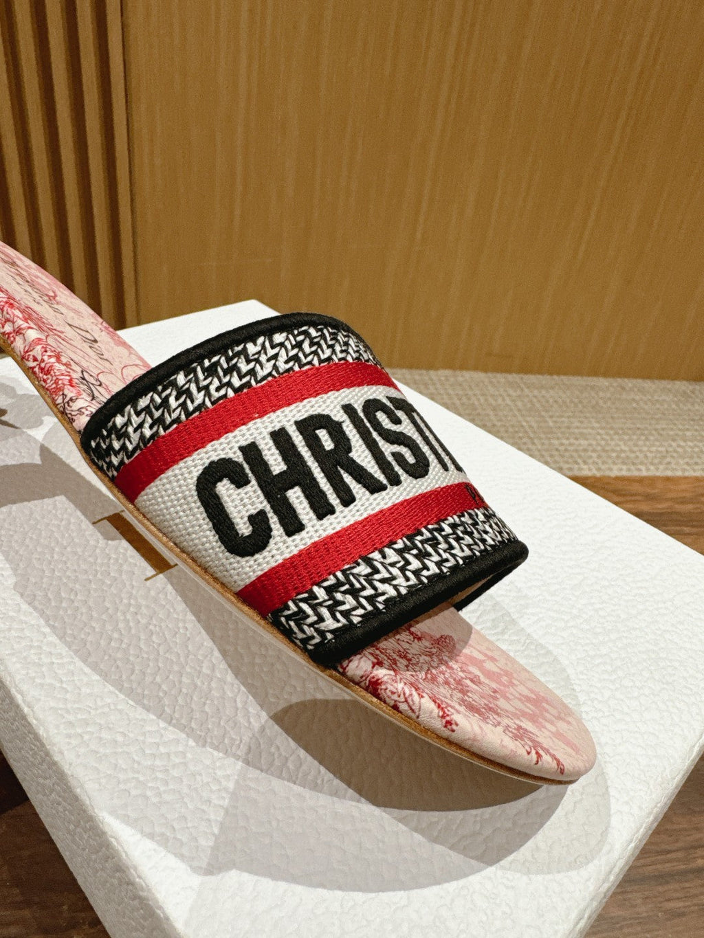 DIOR 26S SLIDE SANDALS IN RED TOILE PRINT LOGO STRAP