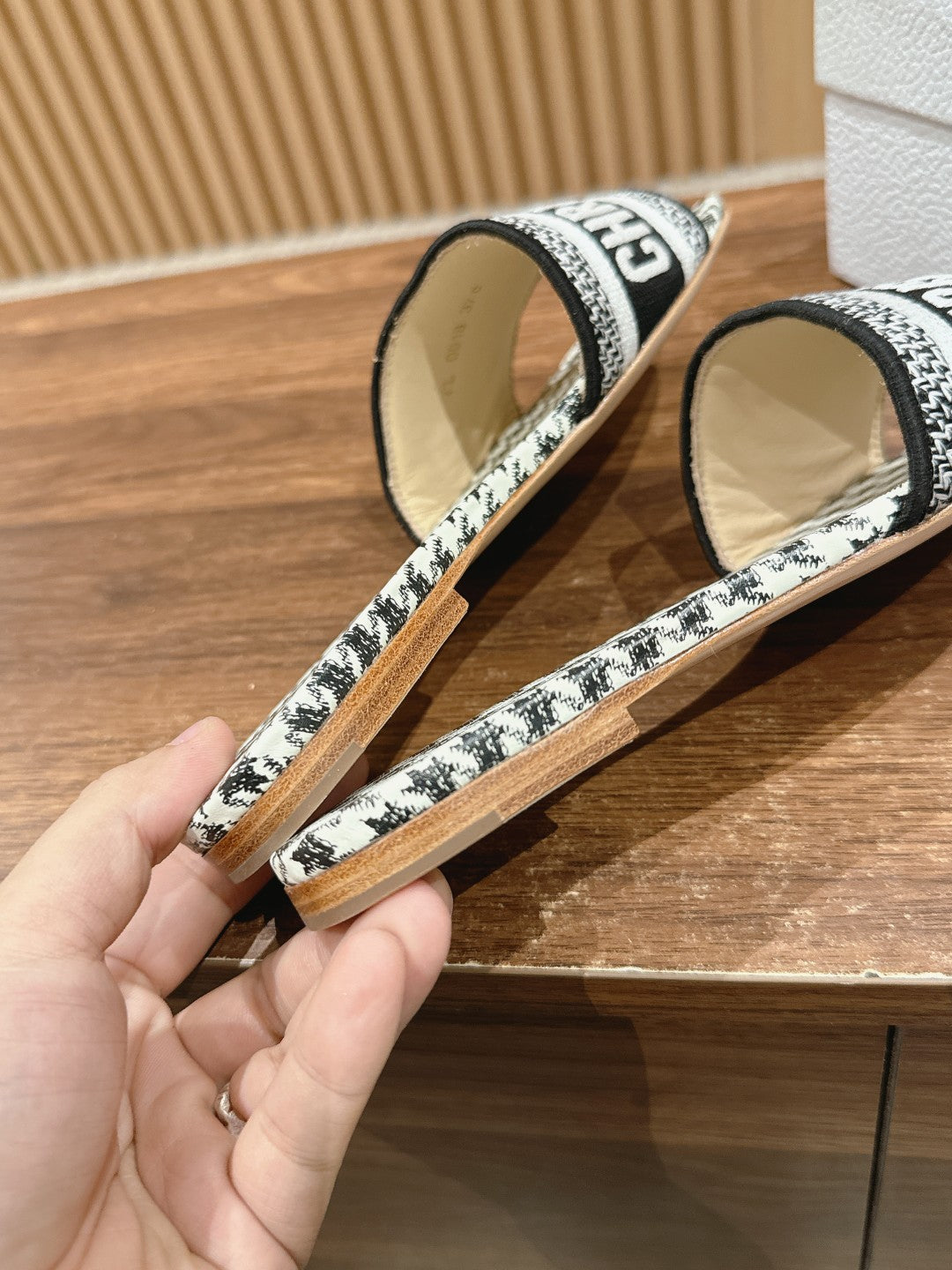 DIOR 26S D-CLUB FLAT SLIDES IN BLACK AND WHITE HOUNDSTOOTH