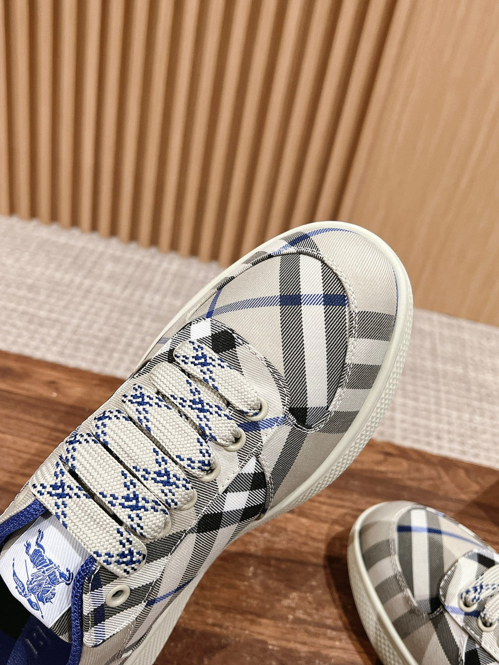 BURBERRY 26S SNEAKERS IN LIGHT CREAM CANVAS PLAID