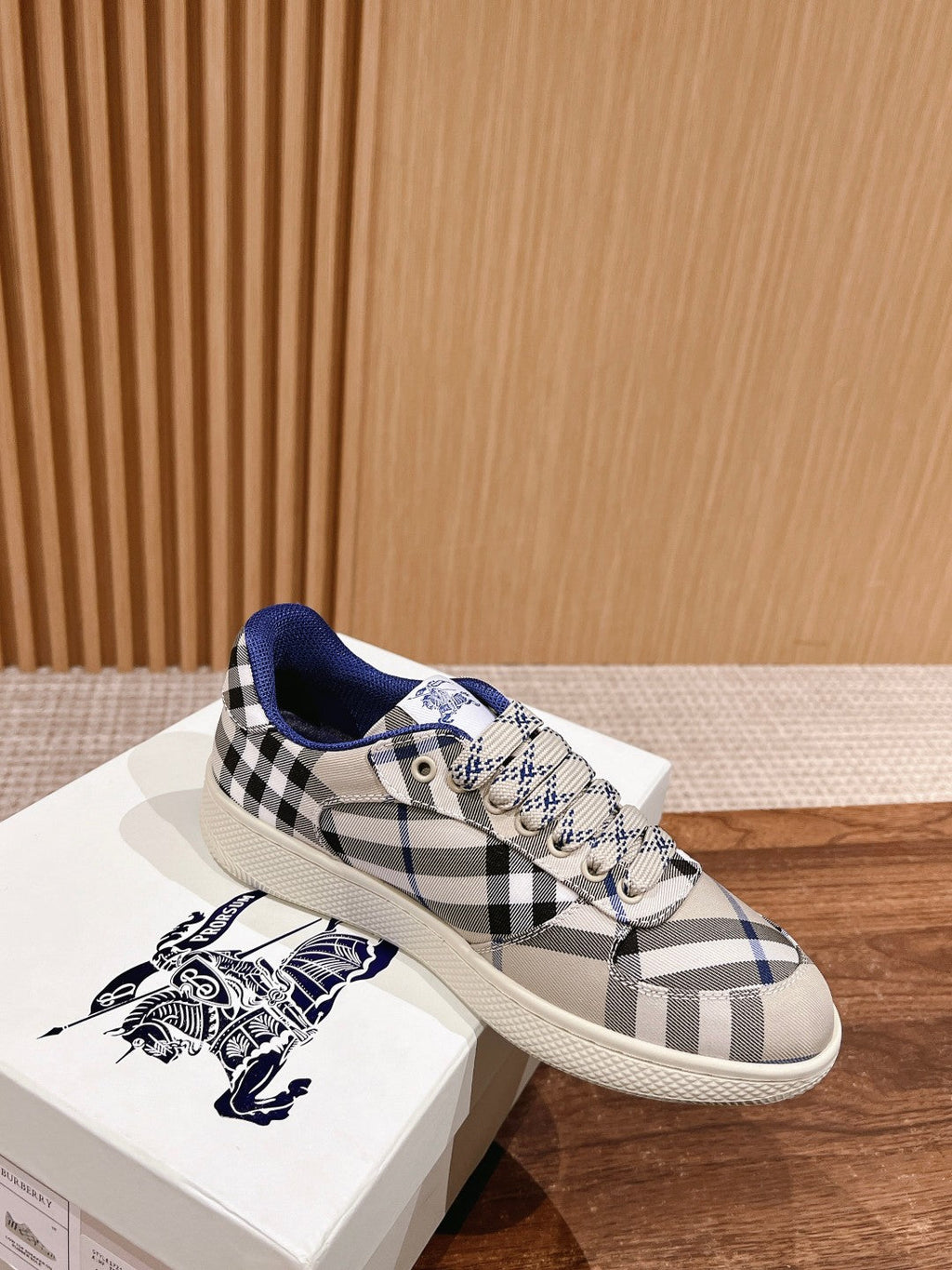 BURBERRY 26S SNEAKERS IN LIGHT CREAM CANVAS PLAID