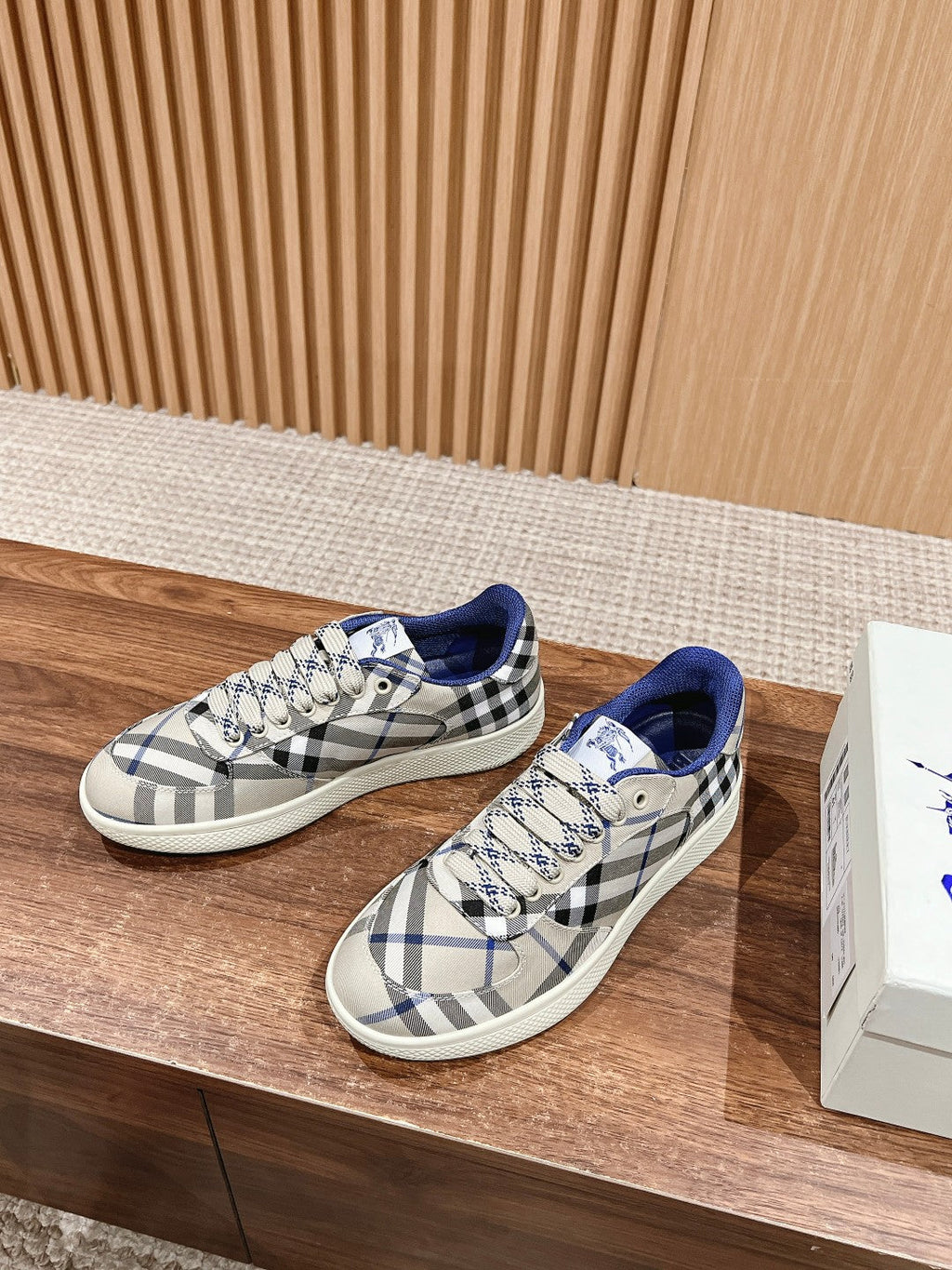 BURBERRY 26S SNEAKERS IN LIGHT CREAM CANVAS PLAID