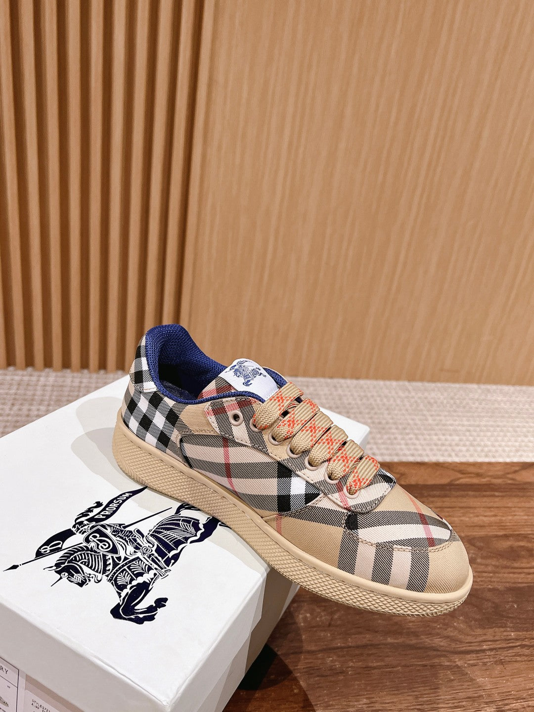BURBERRY 26S SNEAKERS IN BEIGE FABRIC PLAID