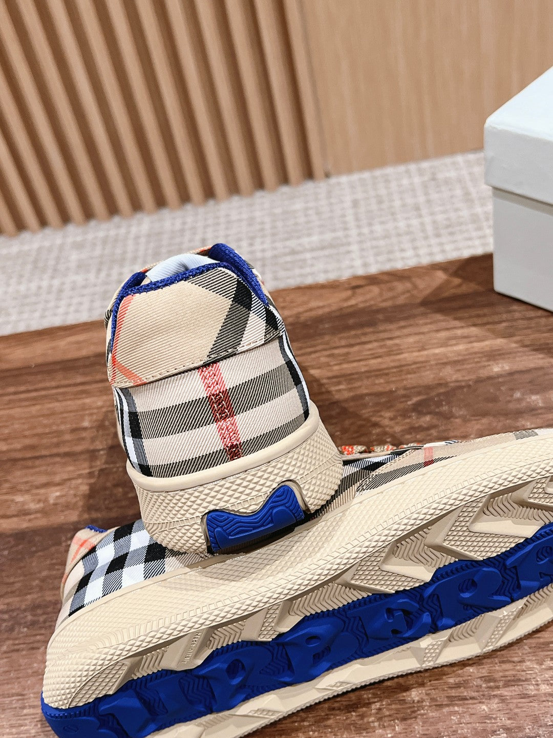 BURBERRY 26S SNEAKERS IN BEIGE FABRIC PLAID