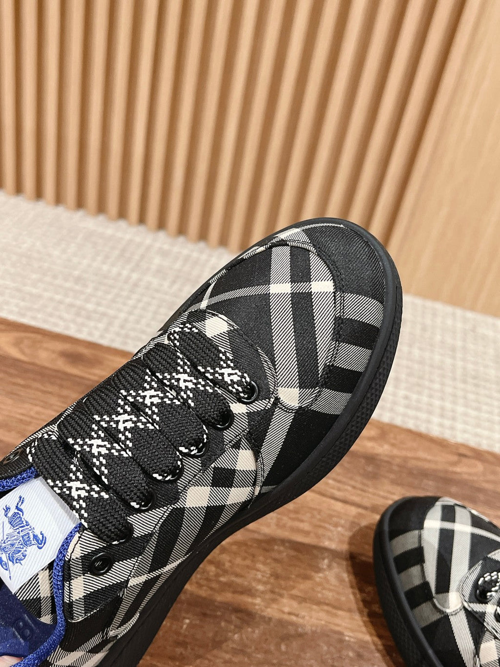 BURBERRY 26S SNEAKERS IN BLACK FABRIC PLAID