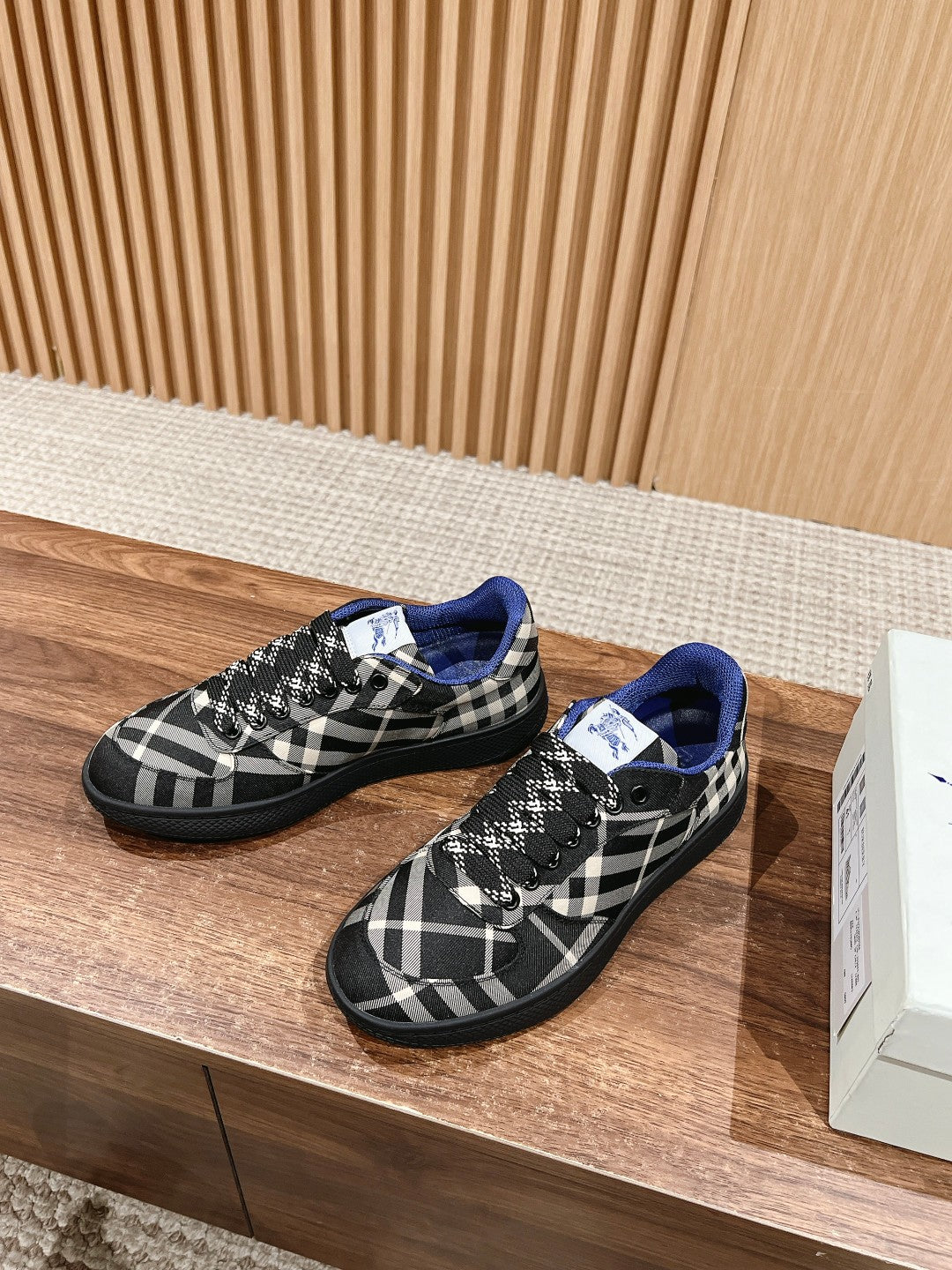 BURBERRY 26S SNEAKERS IN BLACK FABRIC PLAID