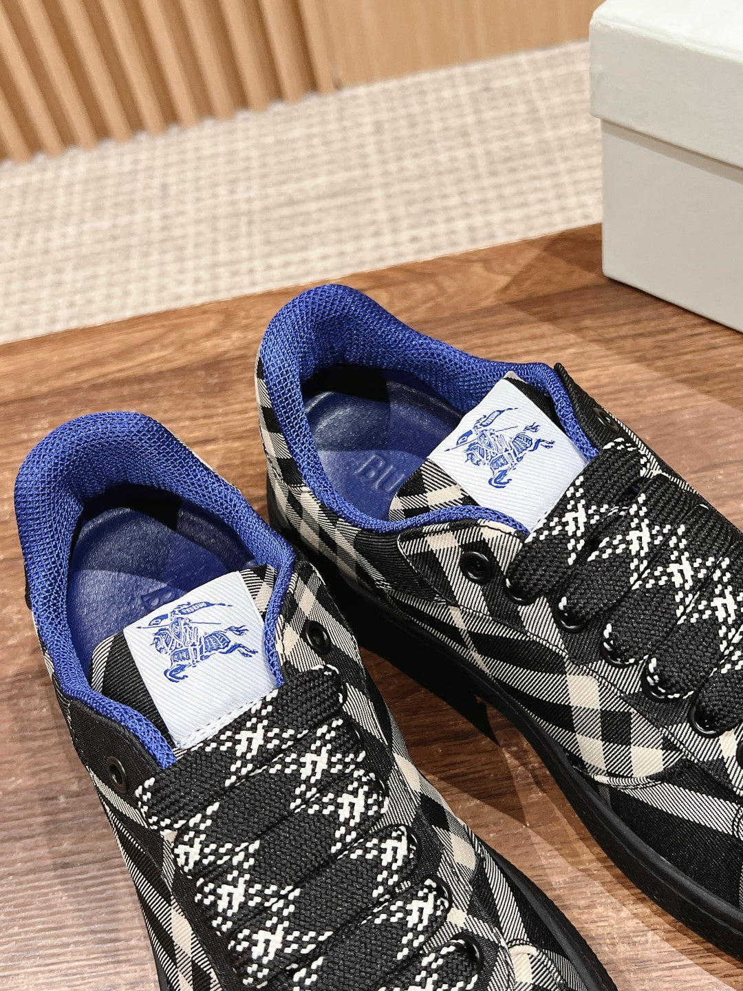 BURBERRY 26S SNEAKERS IN BLACK FABRIC PLAID