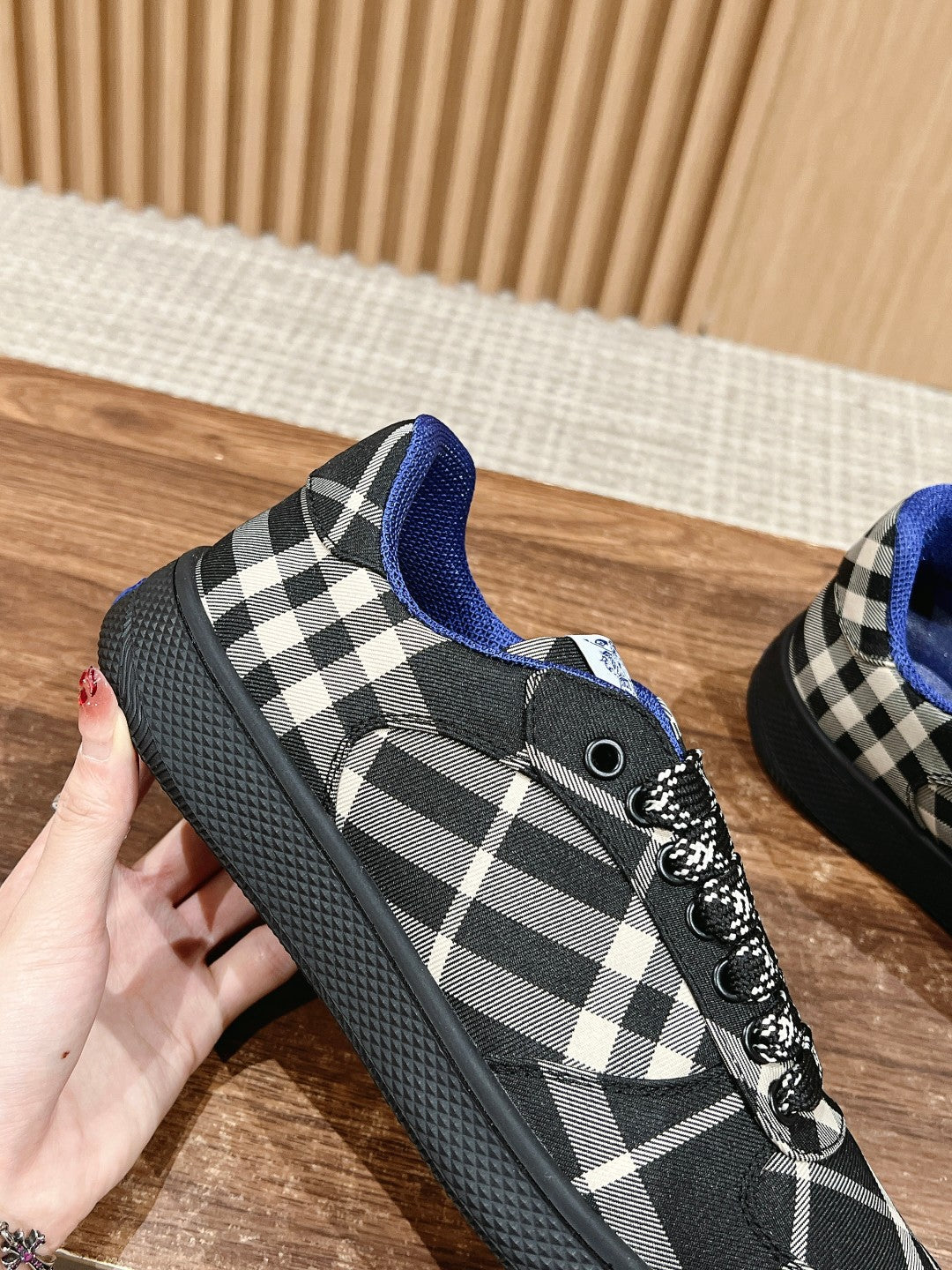 BURBERRY 26S SNEAKERS IN BLACK FABRIC PLAID