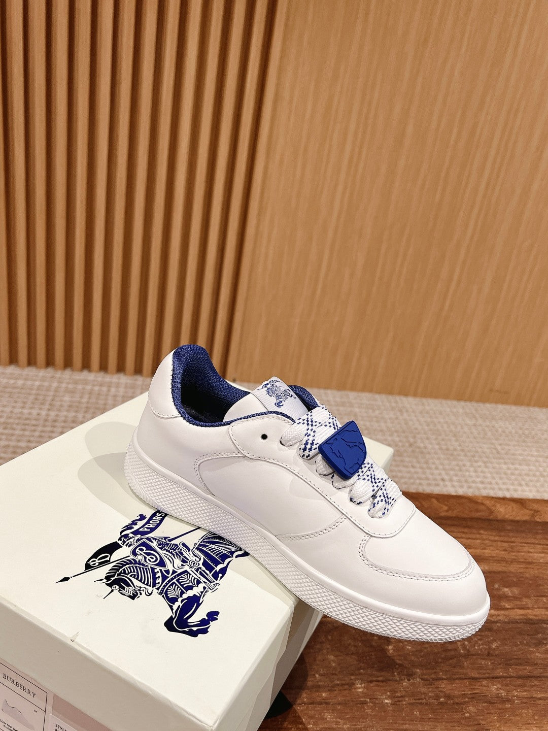 BURBERRY 26S SNEAKERS IN WHITE CALFSKIN