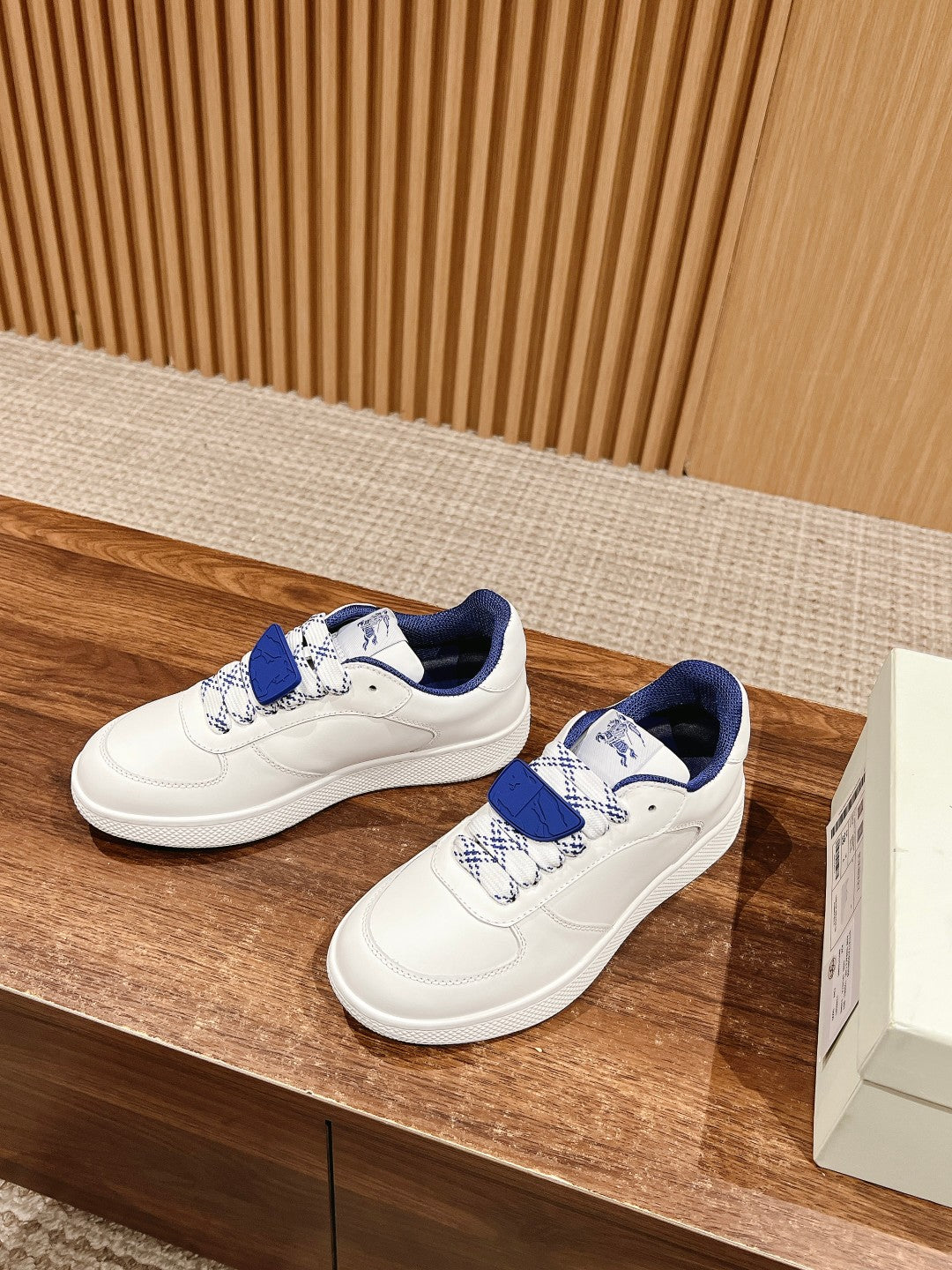 BURBERRY 26S SNEAKERS IN WHITE CALFSKIN