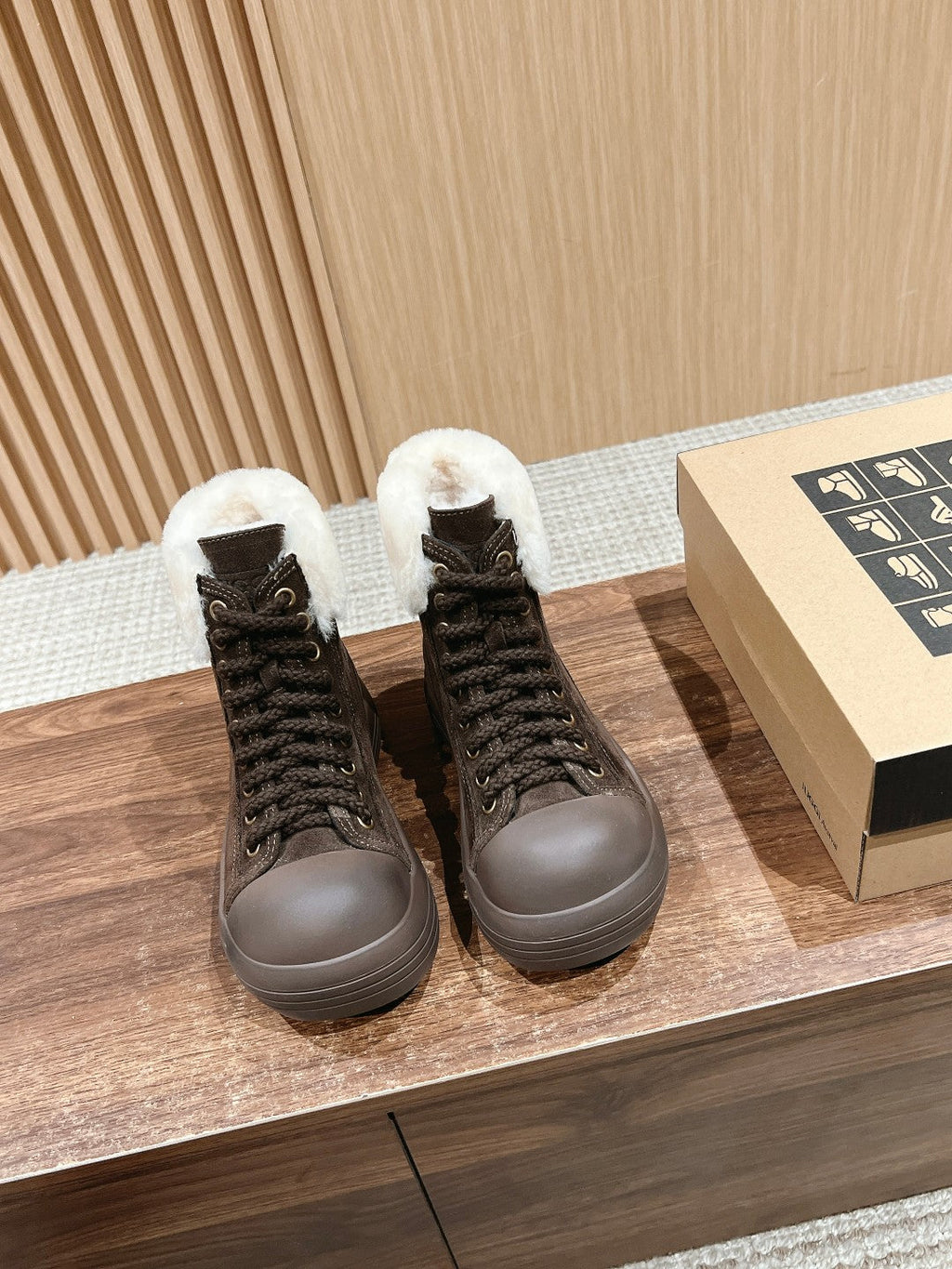ANKLE BOOTS IN CHOCOLATE BROWN SUEDE AND CALFSKIN