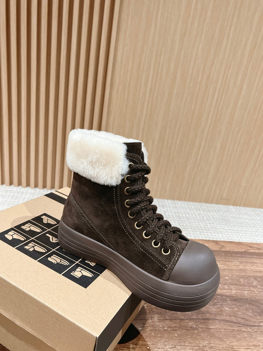 ANKLE BOOTS IN CHOCOLATE BROWN SUEDE AND CALFSKIN