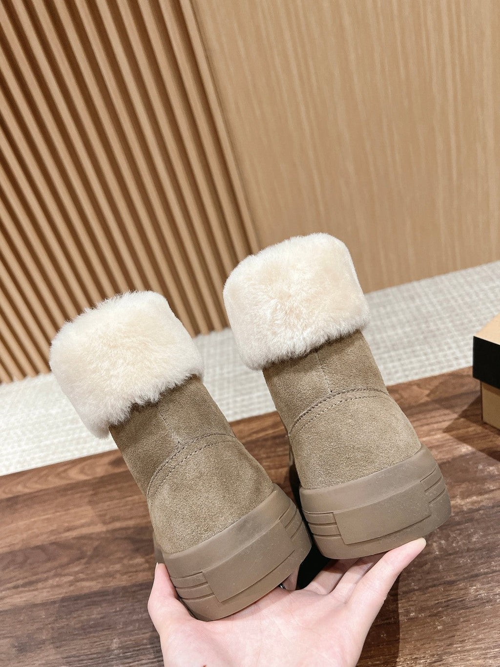 ANKLE BOOTS IN DESERT BROWN SUEDE AND CALFSKIN