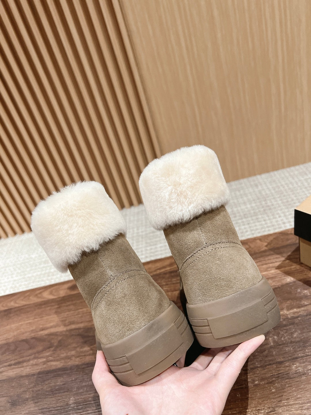 ANKLE BOOTS IN DESERT BROWN SUEDE AND CALFSKIN