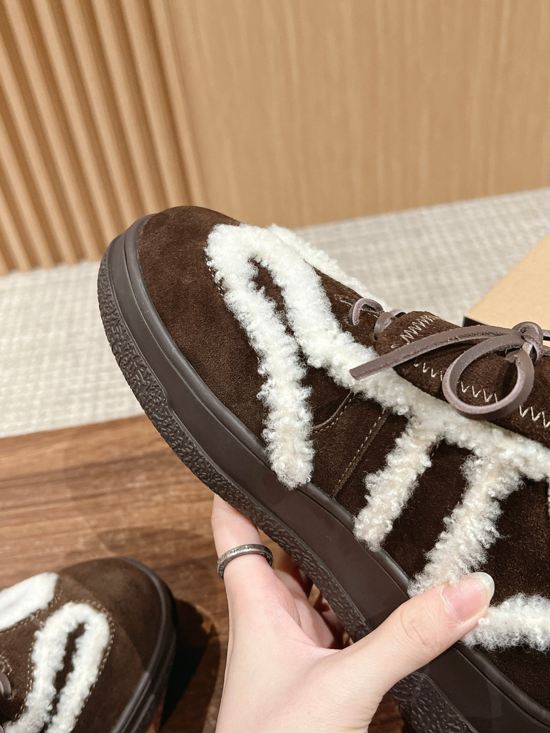 PLATFORM SNEAKER IN CHOCOLATE BROWN SUEDE AND FLEECE LINING