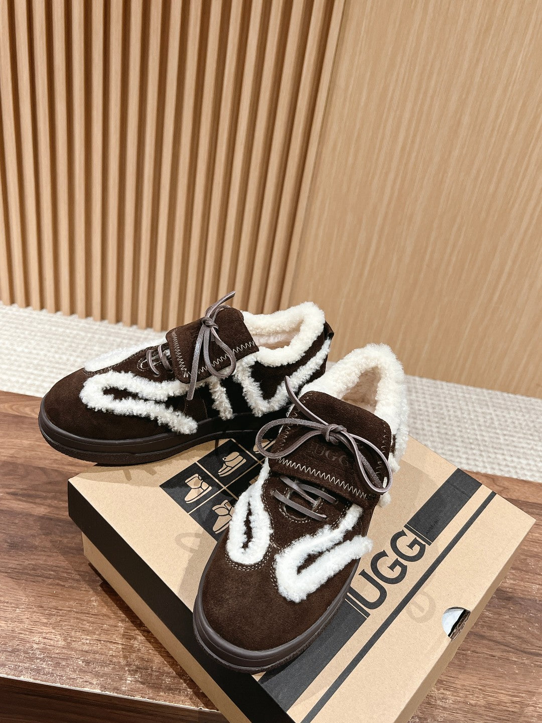 PLATFORM SNEAKER IN CHOCOLATE BROWN SUEDE AND FLEECE LINING