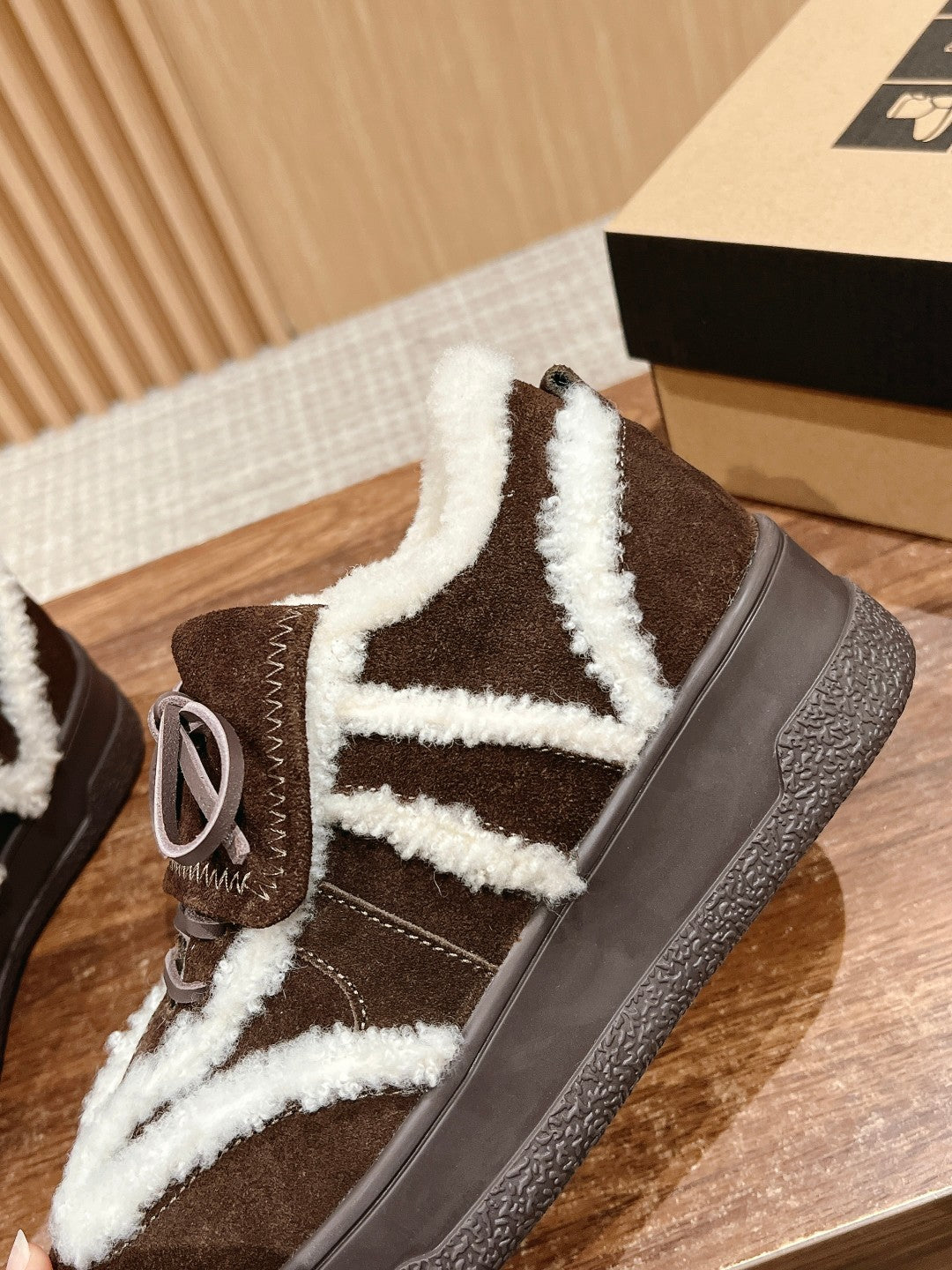 PLATFORM SNEAKER IN CHOCOLATE BROWN SUEDE AND FLEECE LINING