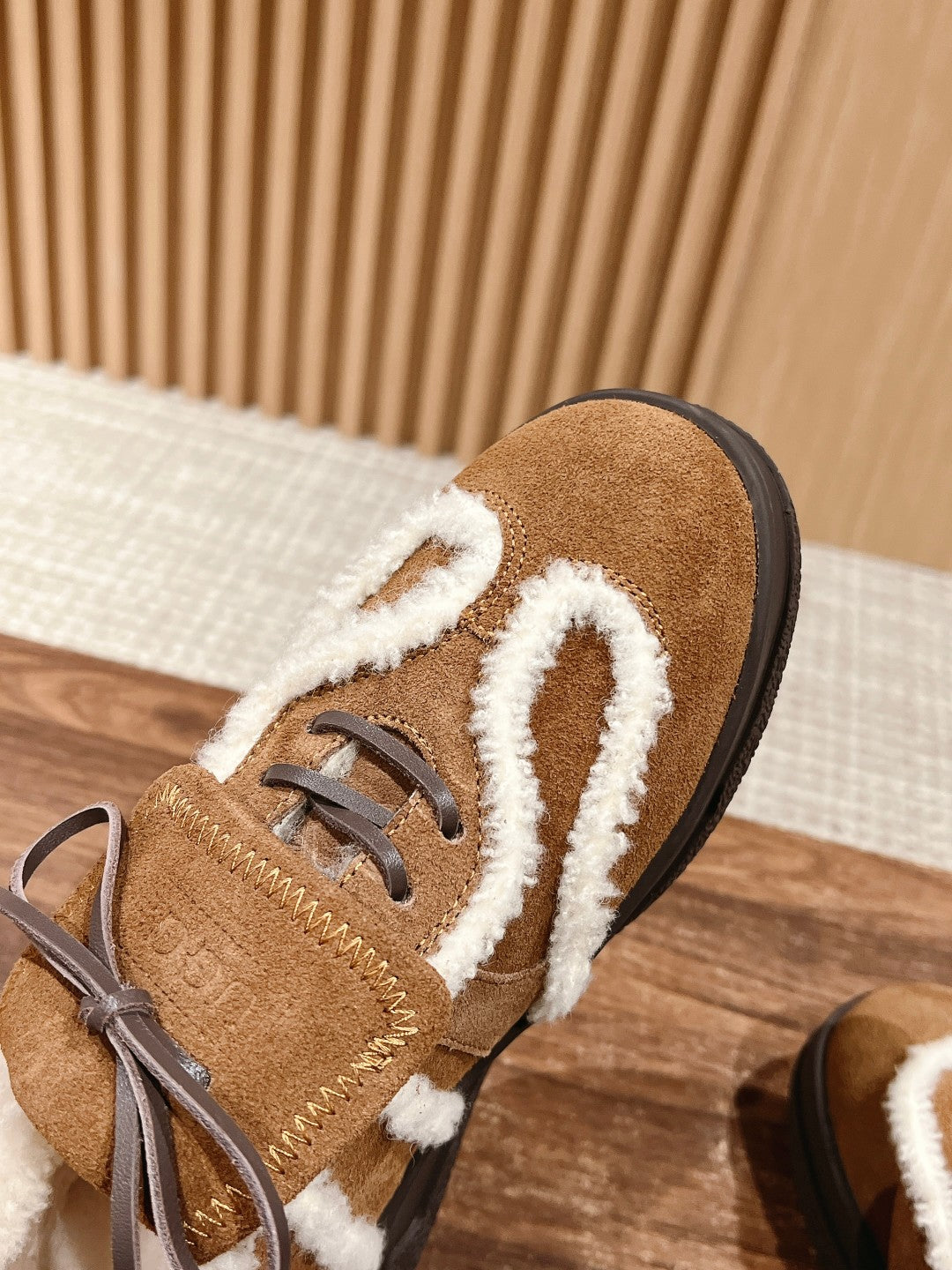 PLATFORM SNEAKER IN CIDER BROWN SUEDE AND FLEECE LINING