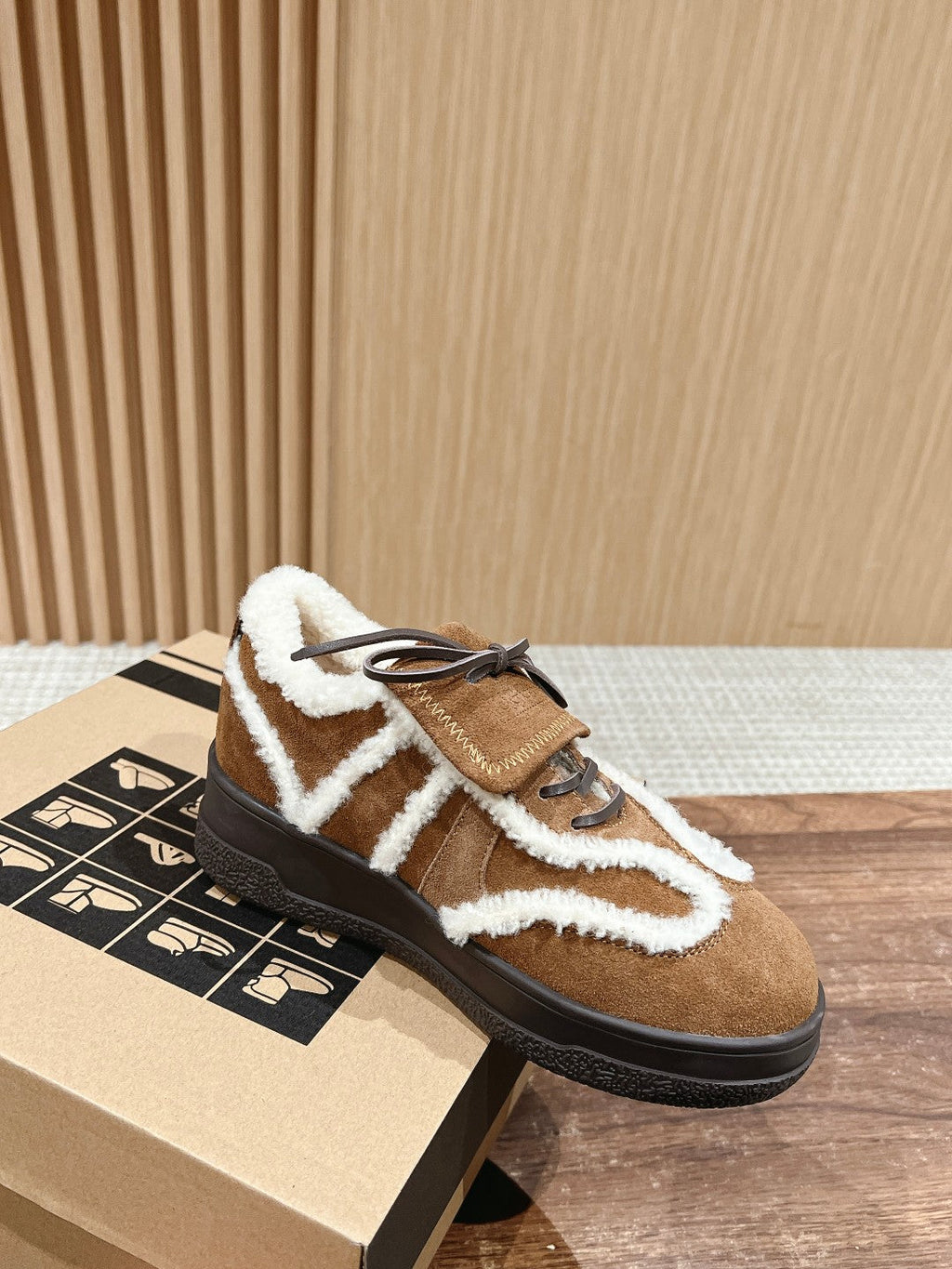 PLATFORM SNEAKER IN CIDER BROWN SUEDE AND FLEECE LINING