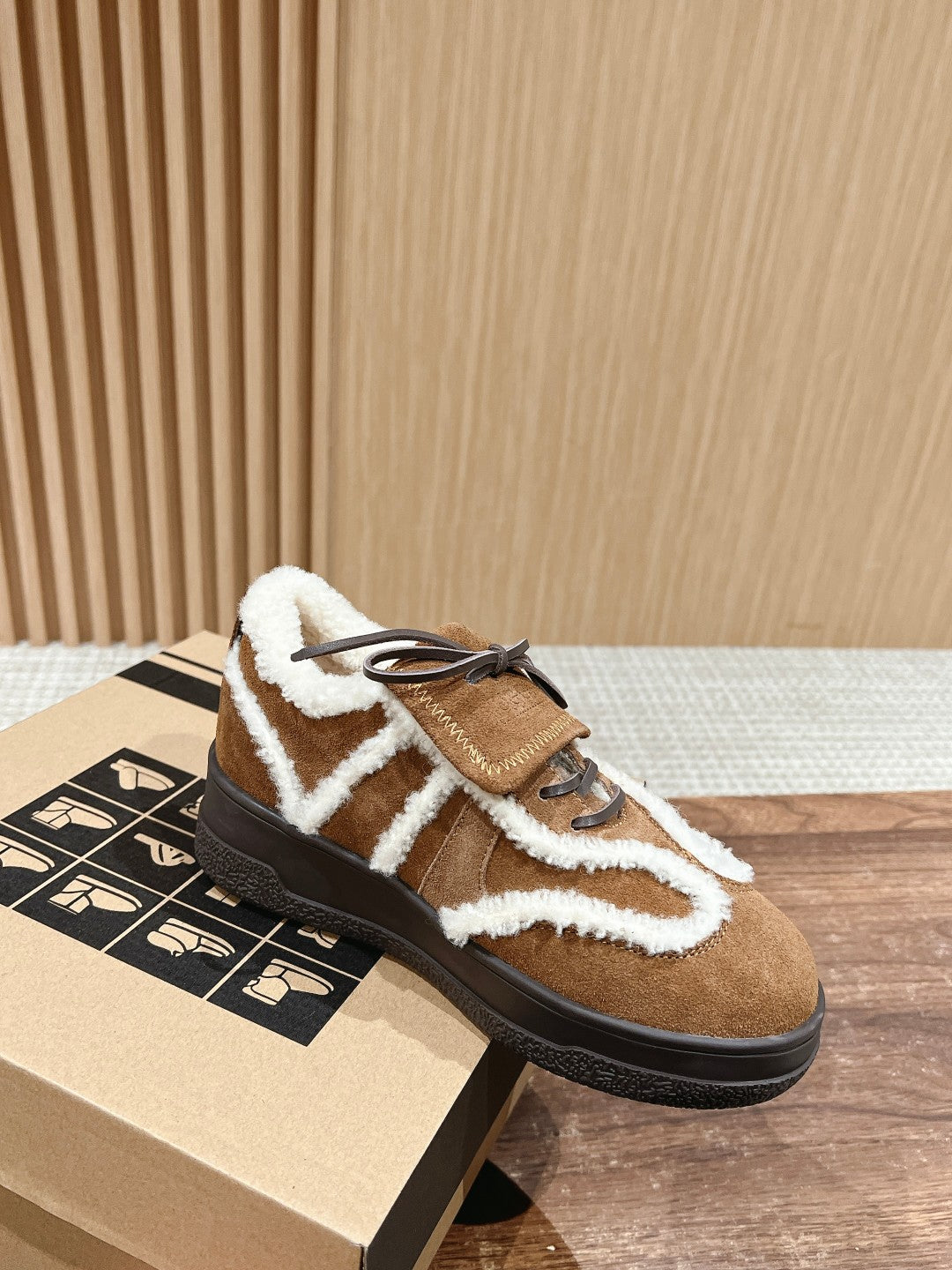 PLATFORM SNEAKER IN CIDER BROWN SUEDE AND FLEECE LINING