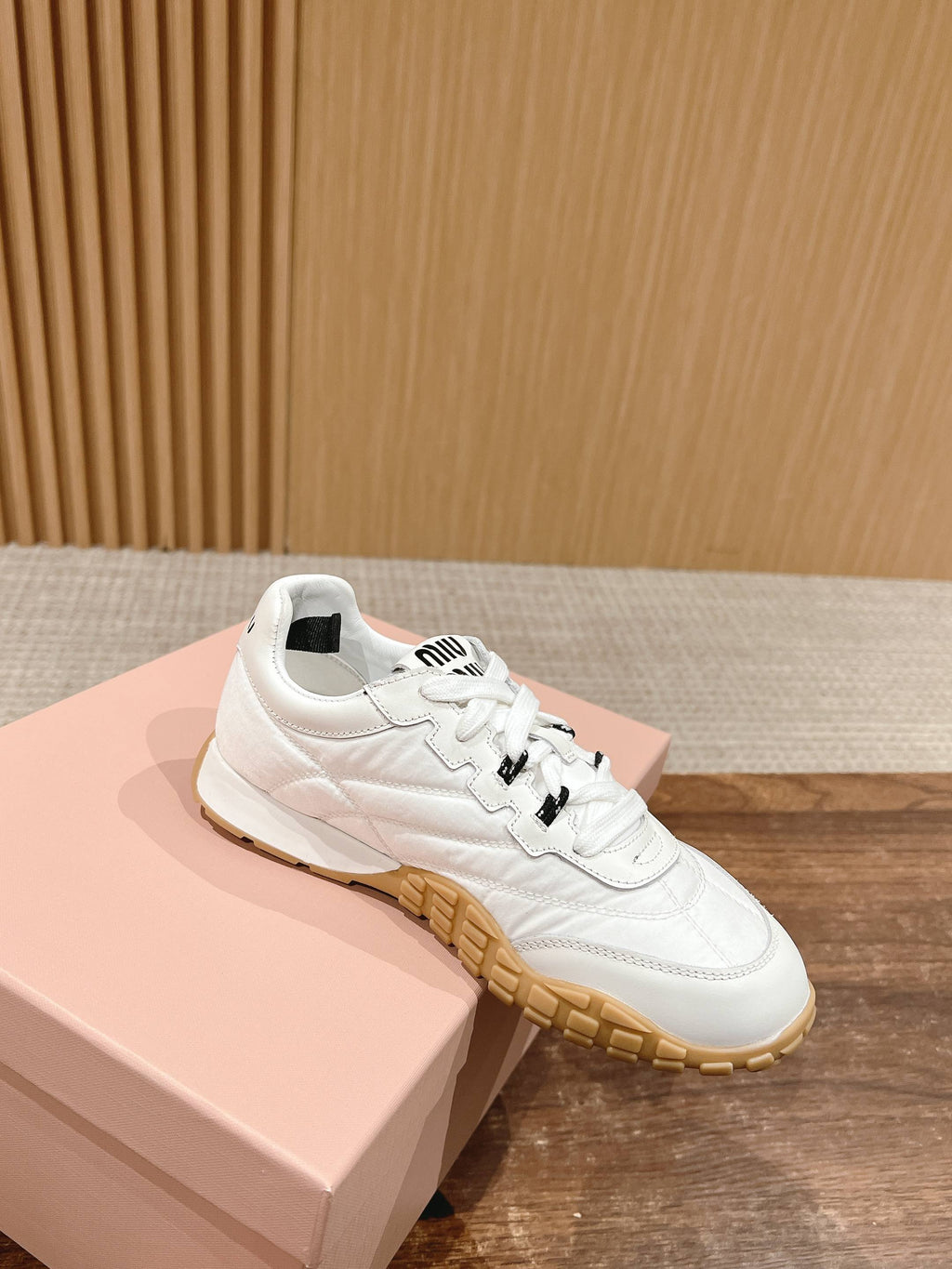 RUNNING SNEAKERS IN WHITE LAMBSKIN AND FABRIC ANTI-SLIP RUBBER SOLE