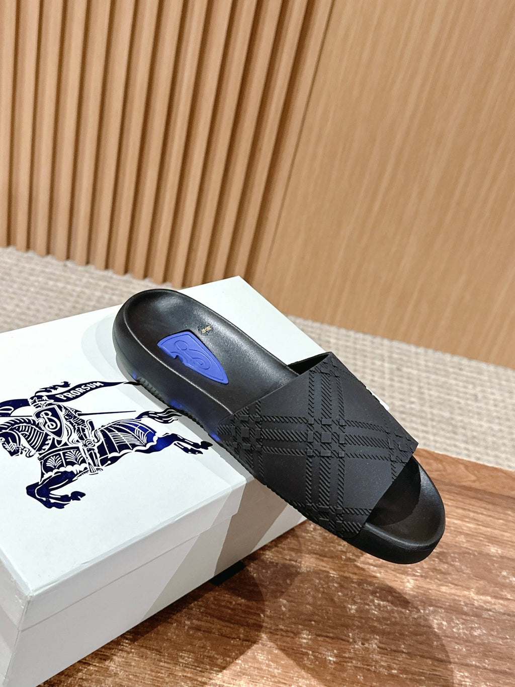 BURBERRY 26S SLIDE SANDALS IN BLACK CALFSKIN
