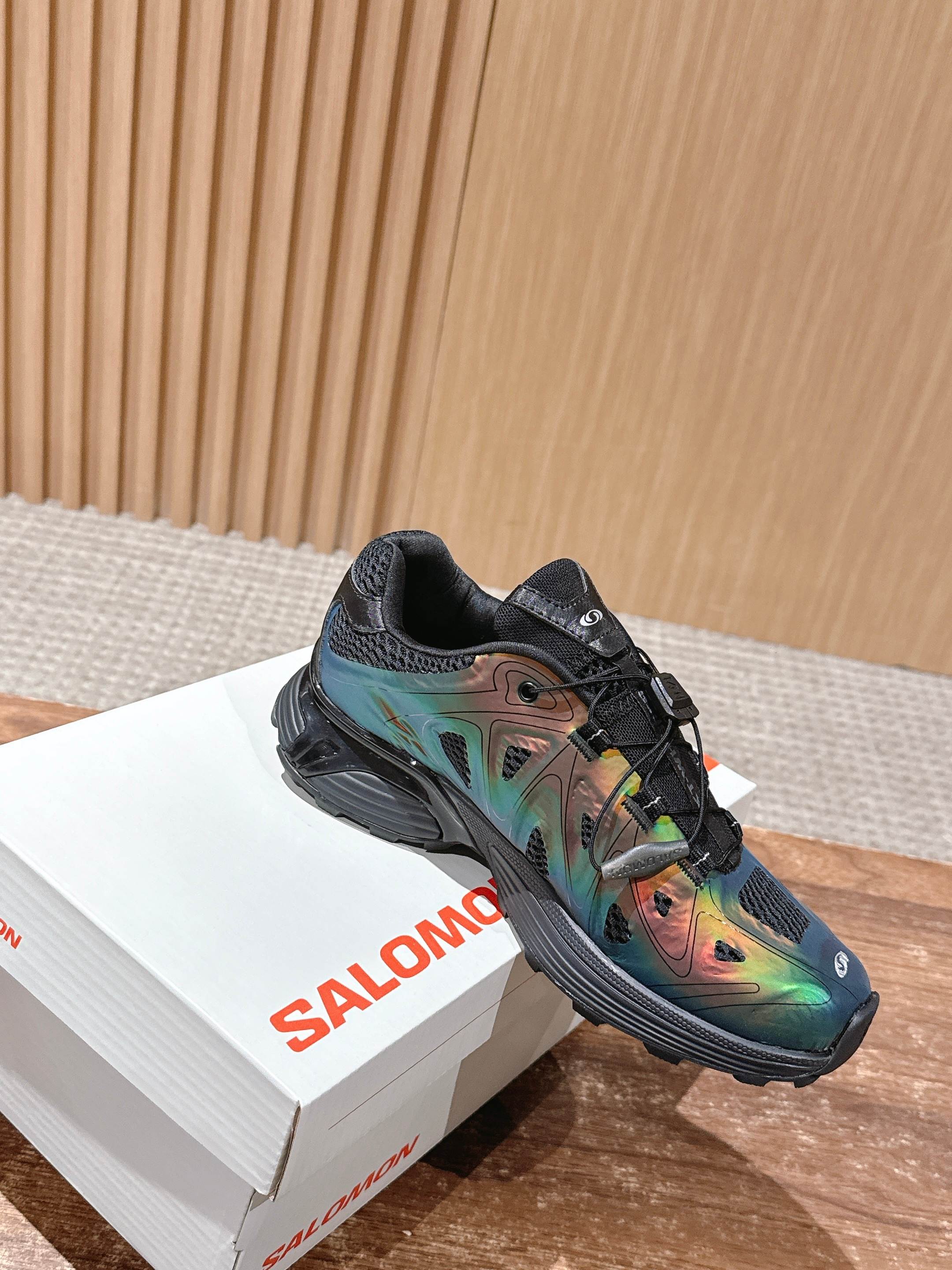 ALO 25S SALOMON XT WHISPER IN BLACK MESH FABRIC AND GREEN LAMBSKIN